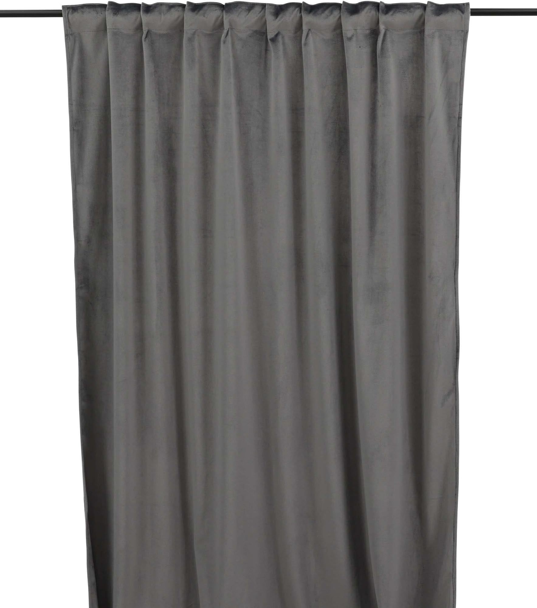 Entdecken Sie die stilvollen Mary Vorhänge im 2er Pack von Venture Home, die jedem Raum Eleganz und eine einladende Atmosphäre verleihen.