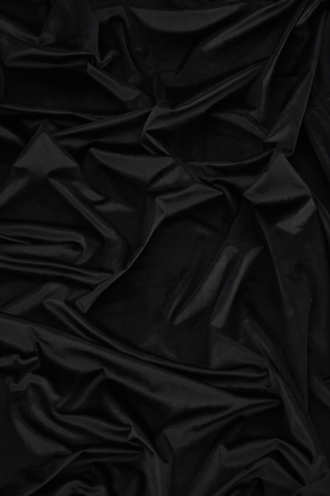 Entdecken Sie die stilvollen Mary Vorhänge im 2er Pack von Venture Home. Hochwertiges Material, elegante Farben und flexible Aufhängemöglichkeiten für jedes Zuhause.