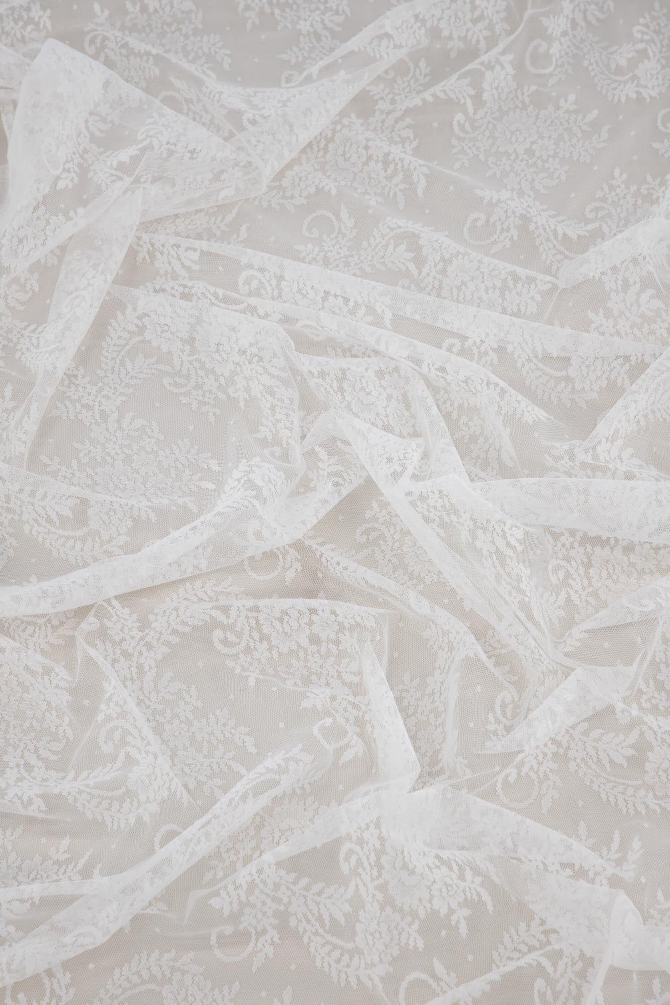 Verleihen Sie Ihrem Zuhause mit dem Daisy Vorhang 2er Pack von Venture Home eine romantische Note. Hochwertige, pflegeleichte Polyester-Vorhänge mit eleganter Spitze.