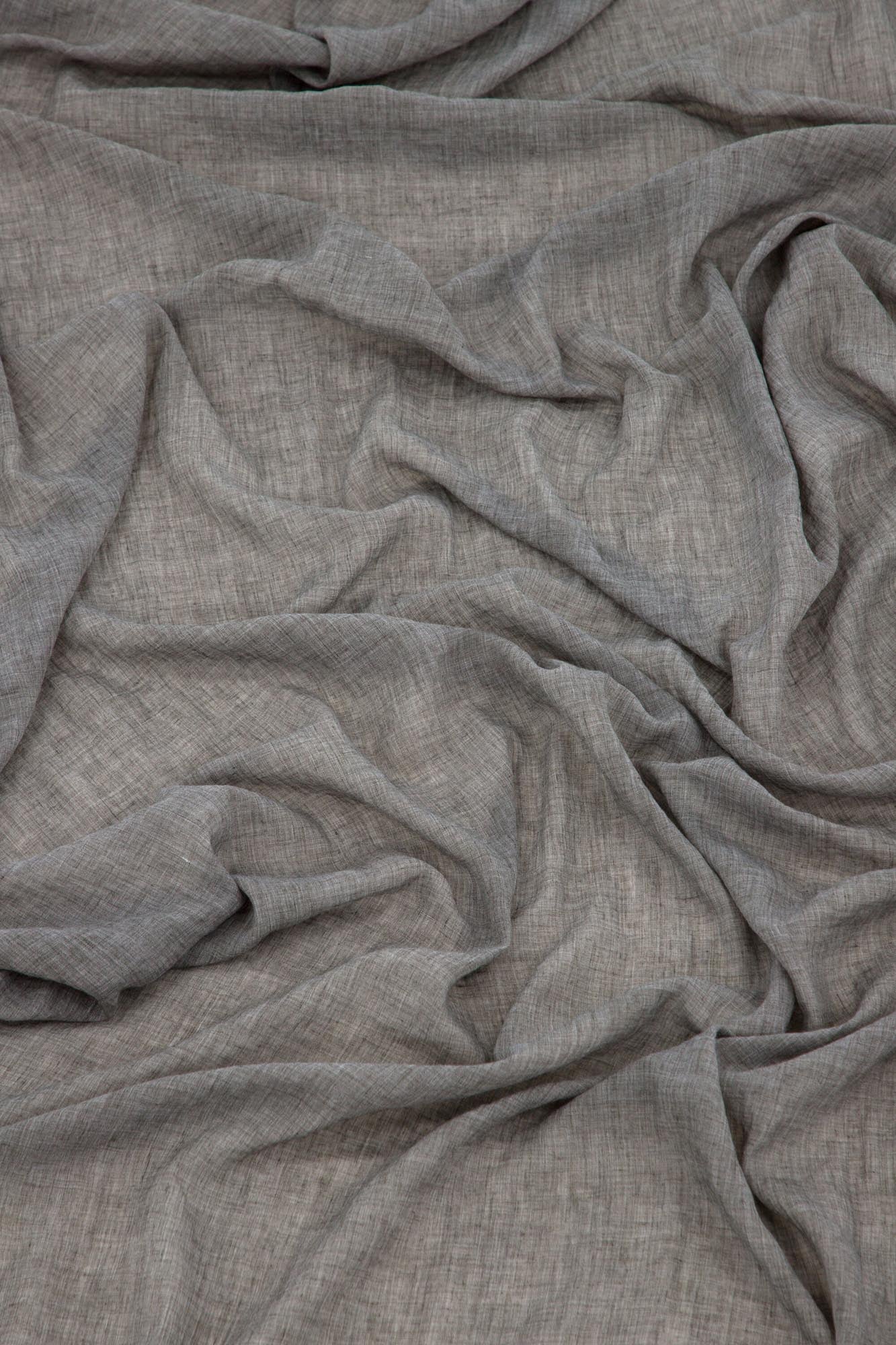 Verleihen Sie Ihrem Raum mit den eleganten Elena Vorhängen von Venture Home im 2er Pack einen Hauch von Stil und Licht.