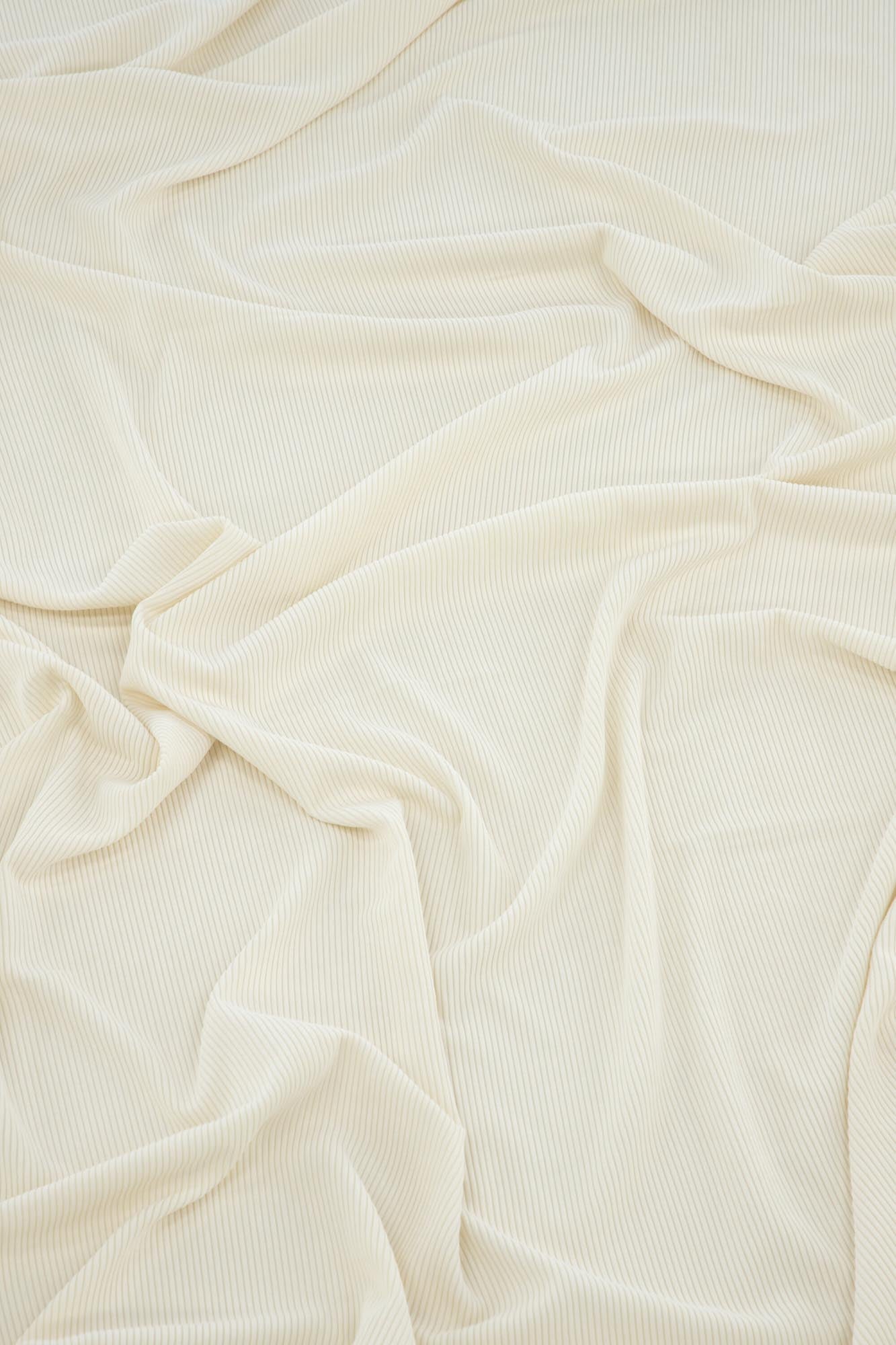 Elegante Elma Vorhänge im 2er Pack: Hochwertiges Polyester, langlebig und pflegeleicht für ein stilvolles Wohnambiente.