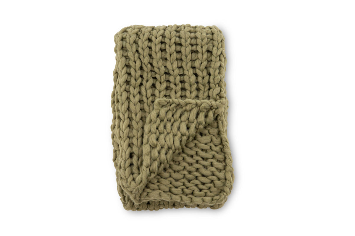 Kate Throw in Moosgrün präsentiert im Onlineshop von KAQTU Design AG. Wolldecke ist von Venture Home