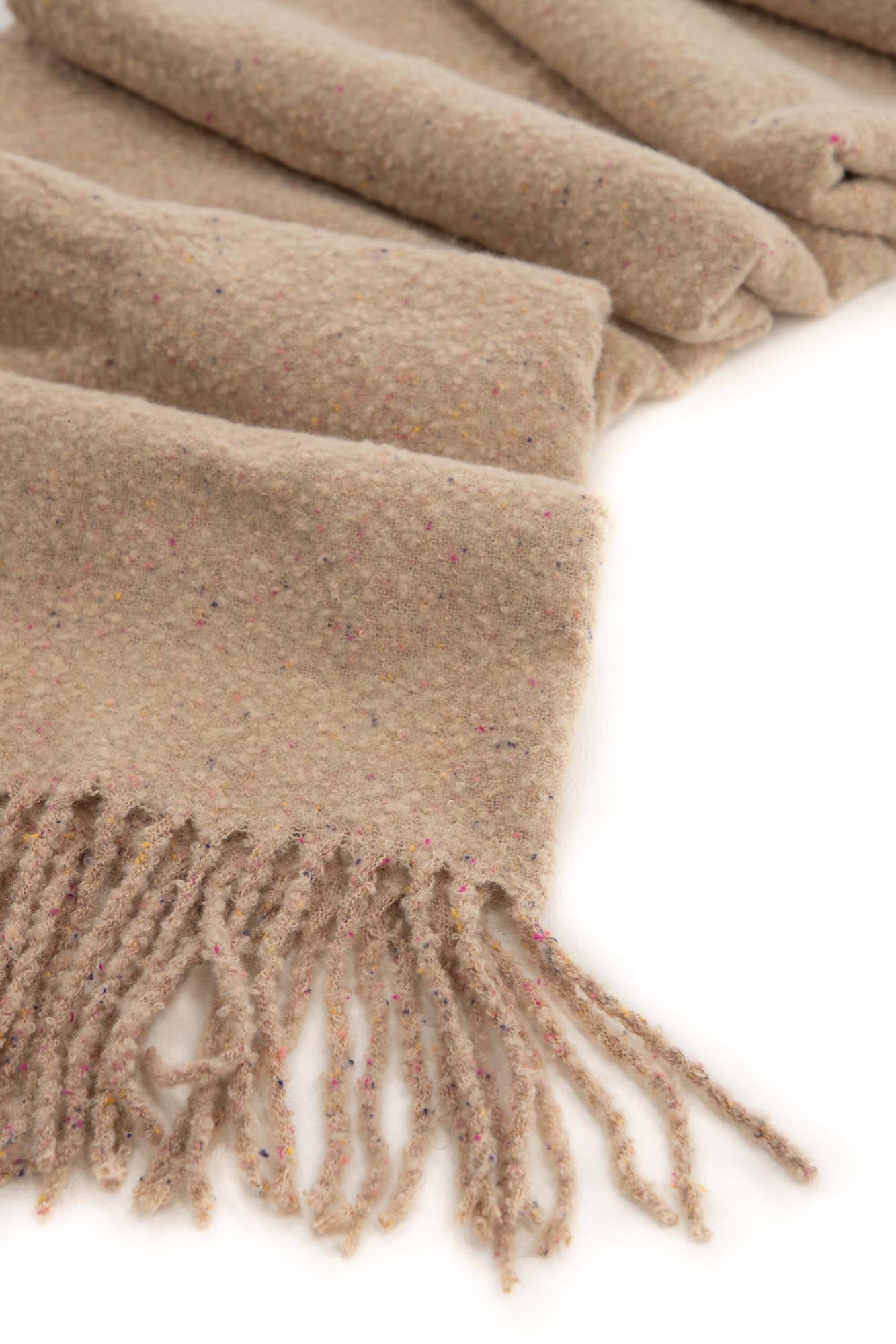 Entdecken Sie die Tilly Throw von Venture Home – die perfekte Wolldecke für Gemütlichkeit und Stil in Ihrem Zuhause.