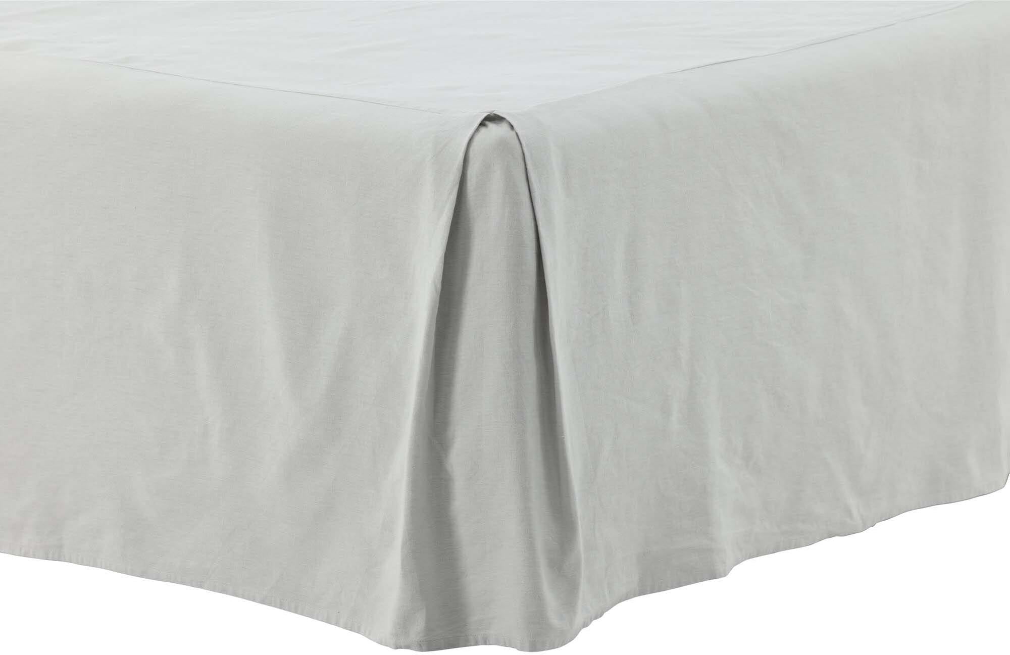 Eleganter Kimmy Bettrock von Venture Home in klassischem Beige.