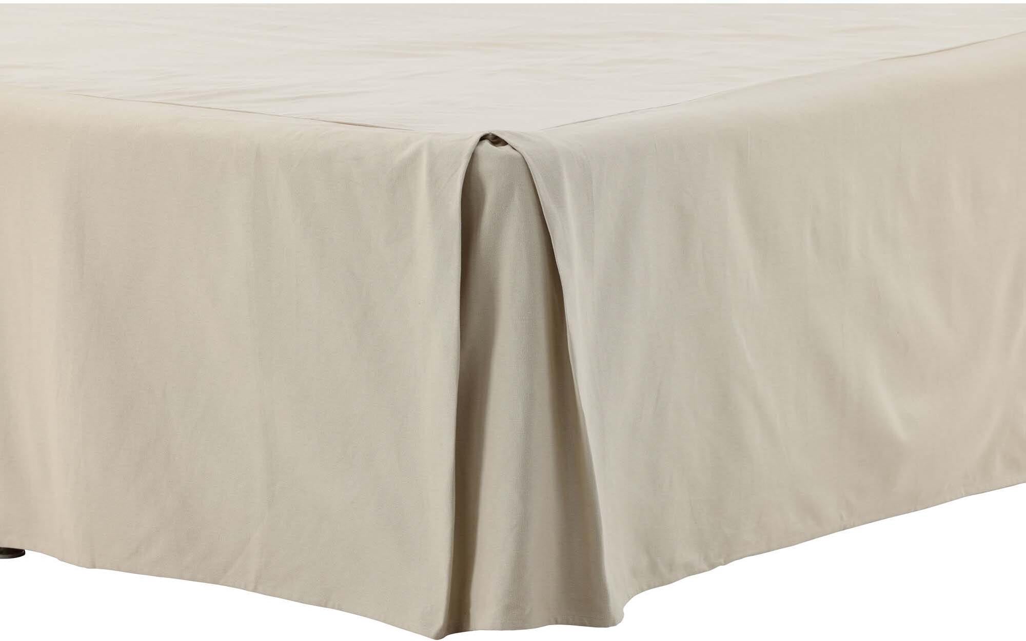 Entdecken Sie den eleganten Ziggy Bettüberwurf von Venture Home aus atmungsaktiver Baumwolle. Ideal für stilvolle Schlafzimmergestaltung.