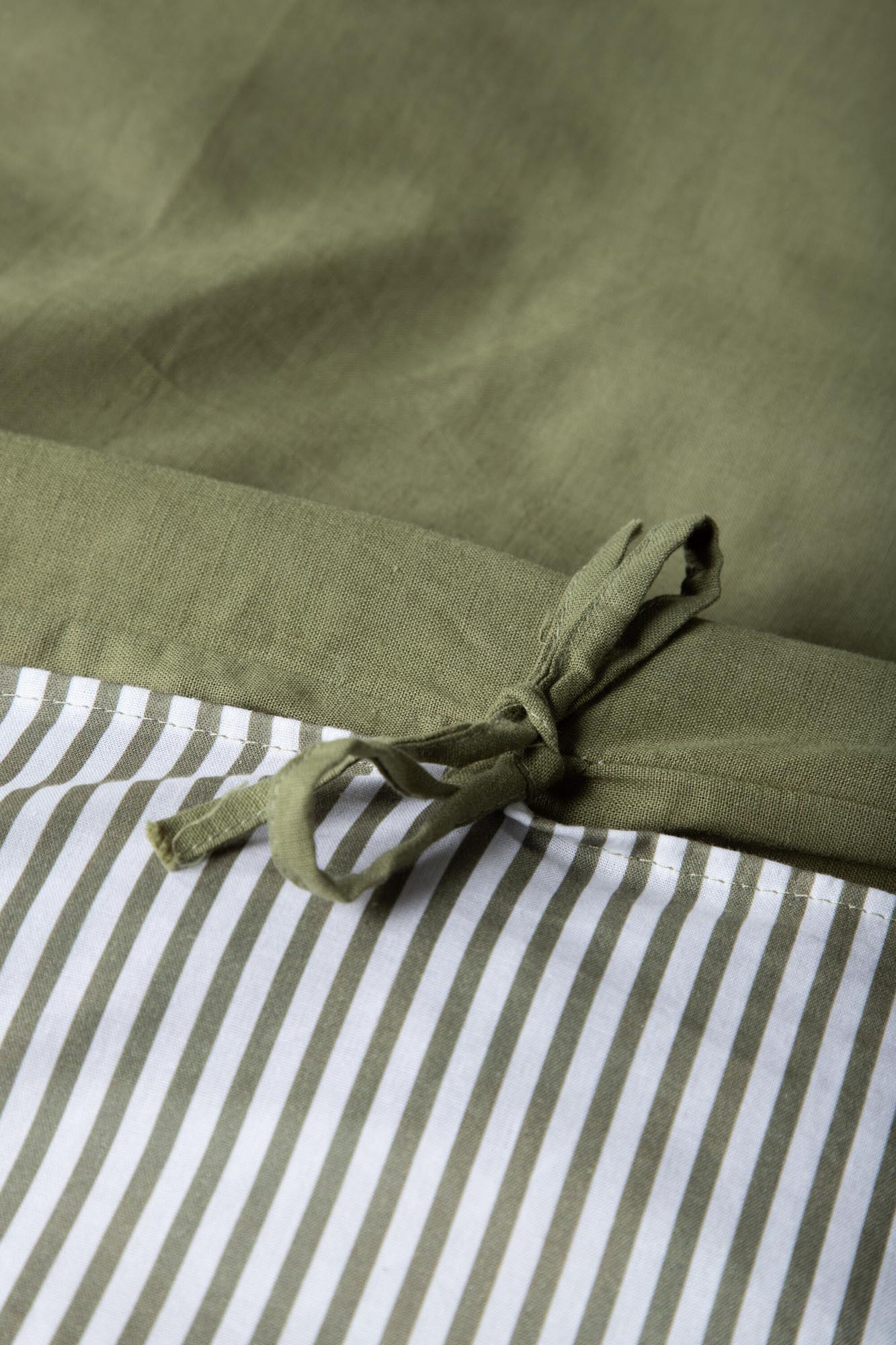 Elegante Jenna Bettgarnitur von Venture Home für erholsamen Schlaf.