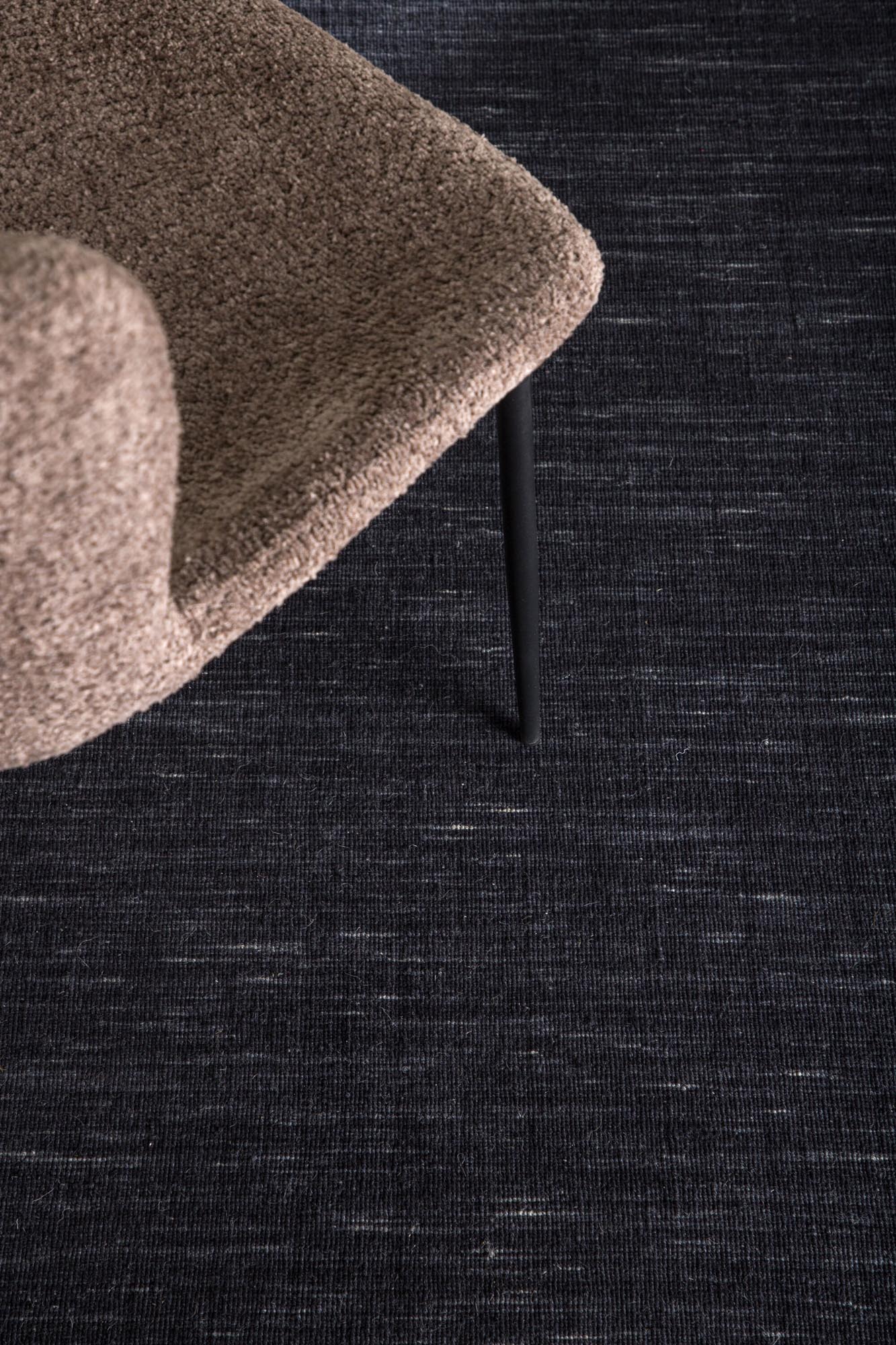 Hochwertiger Elton Teppich von Venture Home aus Wolle, schmutzabweisend und pflegeleicht, ideal für jeden Raum.