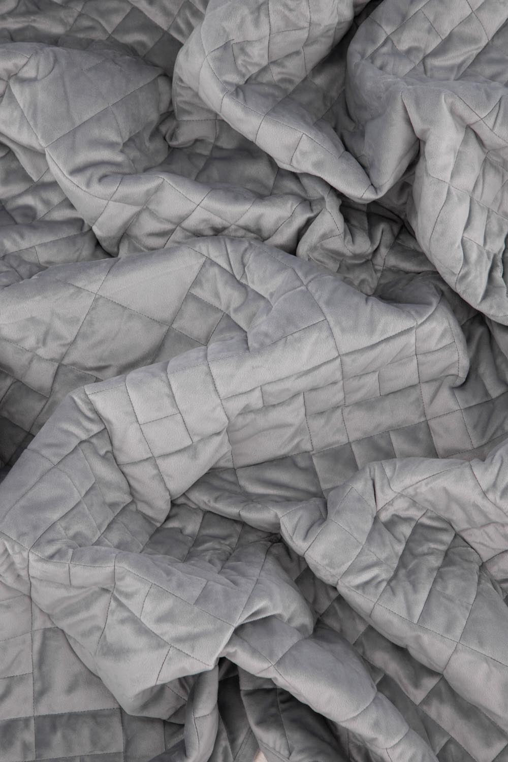 Jilly Tagesdecke in Hellgrau präsentiert im Onlineshop von KAQTU Design AG. Bettüberwurf ist von Venture Home