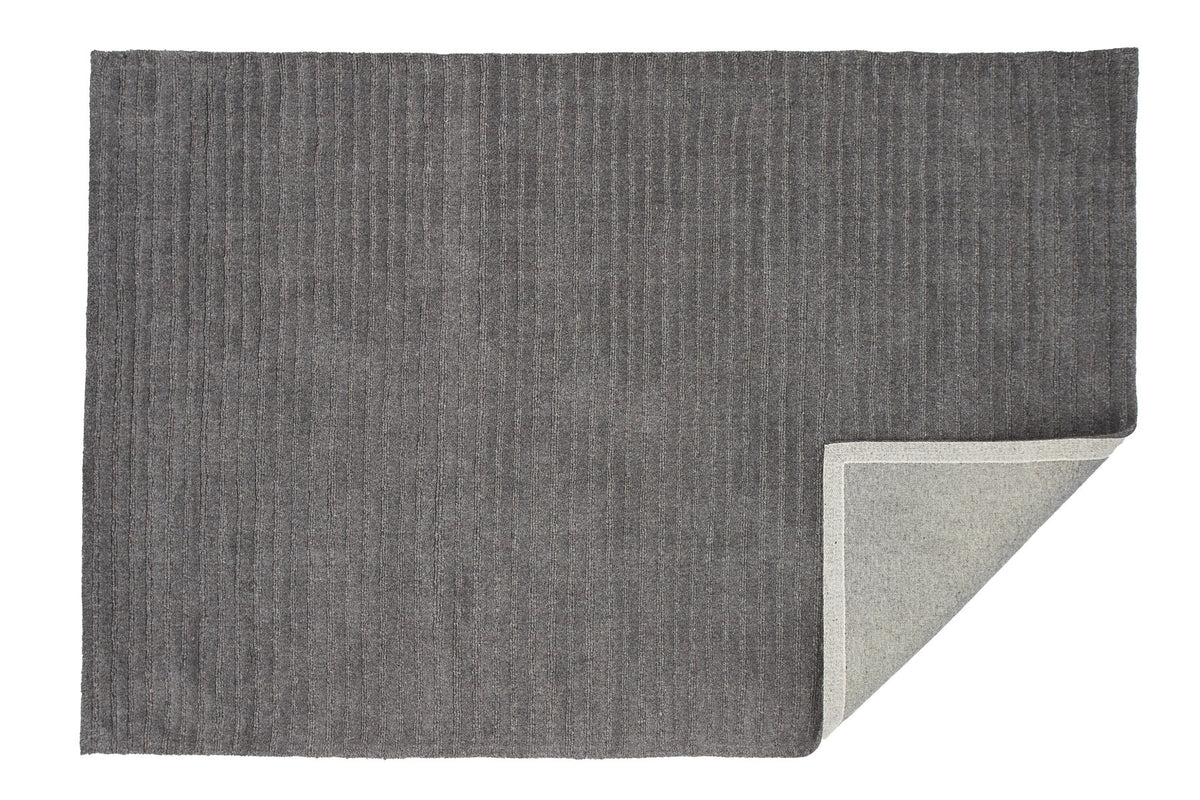 Milton Teppich in Dunkelgrau präsentiert im Onlineshop von KAQTU Design AG. Teppich ist von Venture Home
