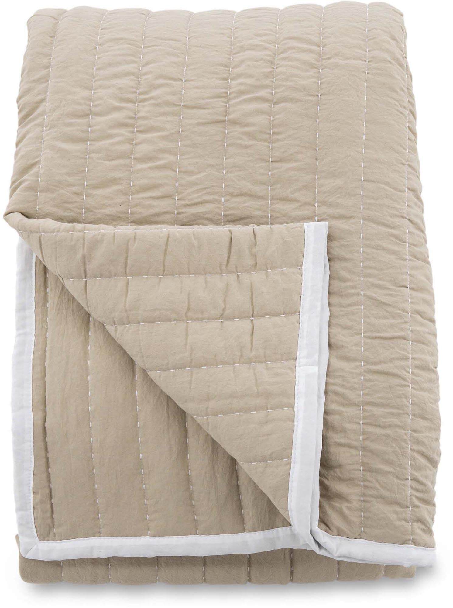 Tagesdecke Juni in Beige präsentiert im Onlineshop von KAQTU Design AG. Bettüberwurf ist von Venture Home