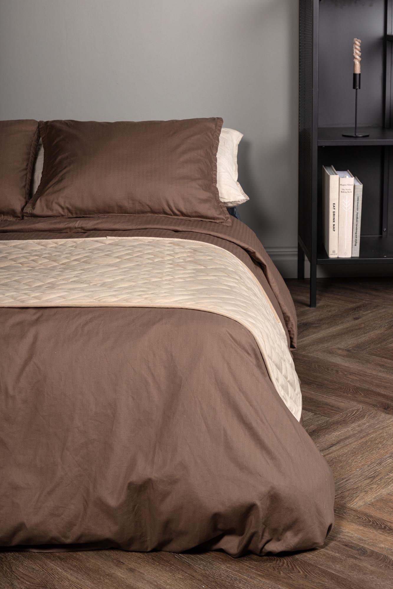 Jilly Tagesdecke in Beige präsentiert im Onlineshop von KAQTU Design AG. Bettüberwurf ist von Venture Home