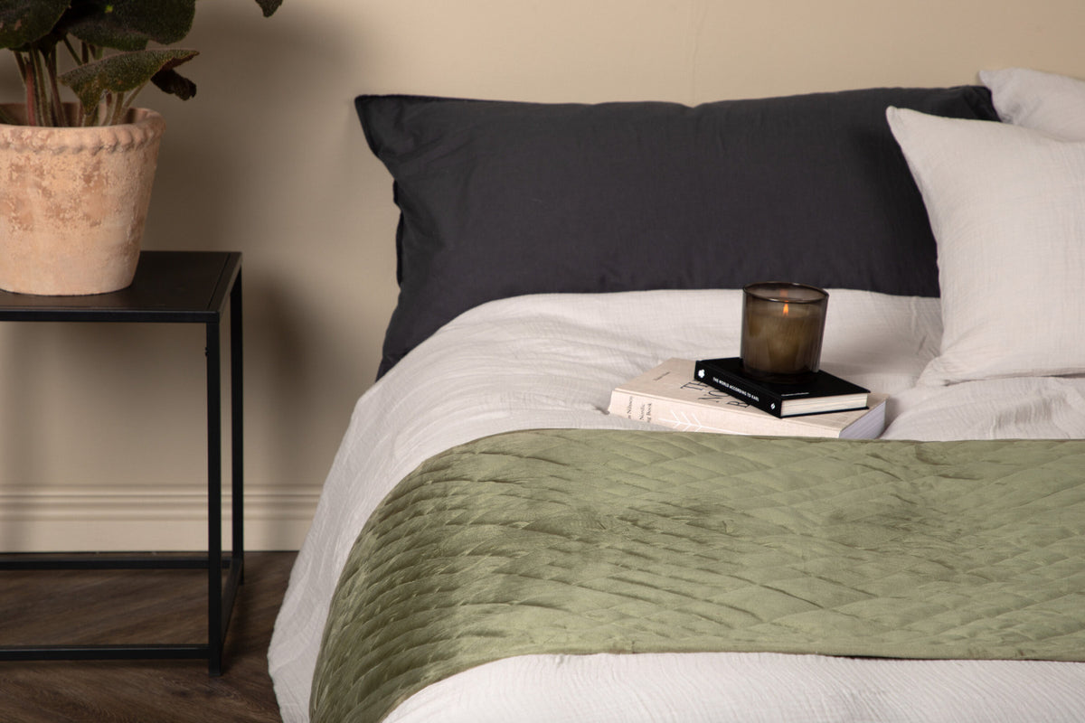 Jilly Tagesdecke in Grün präsentiert im Onlineshop von KAQTU Design AG. Bettüberwurf ist von Venture Home