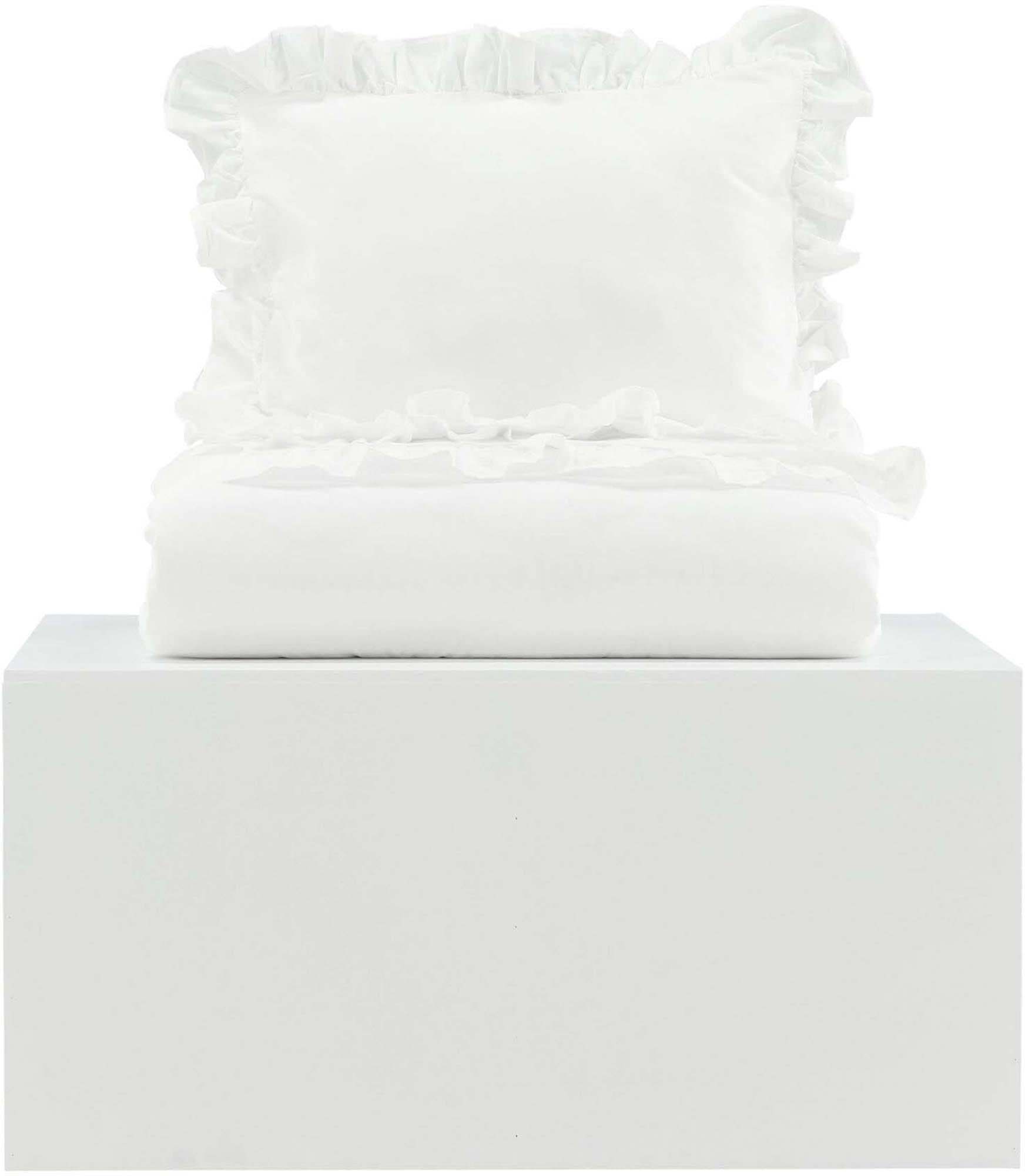 Levi Bettgarnitur in Weiss präsentiert im Onlineshop von KAQTU Design AG. Bettwäsche ist von Venture Home