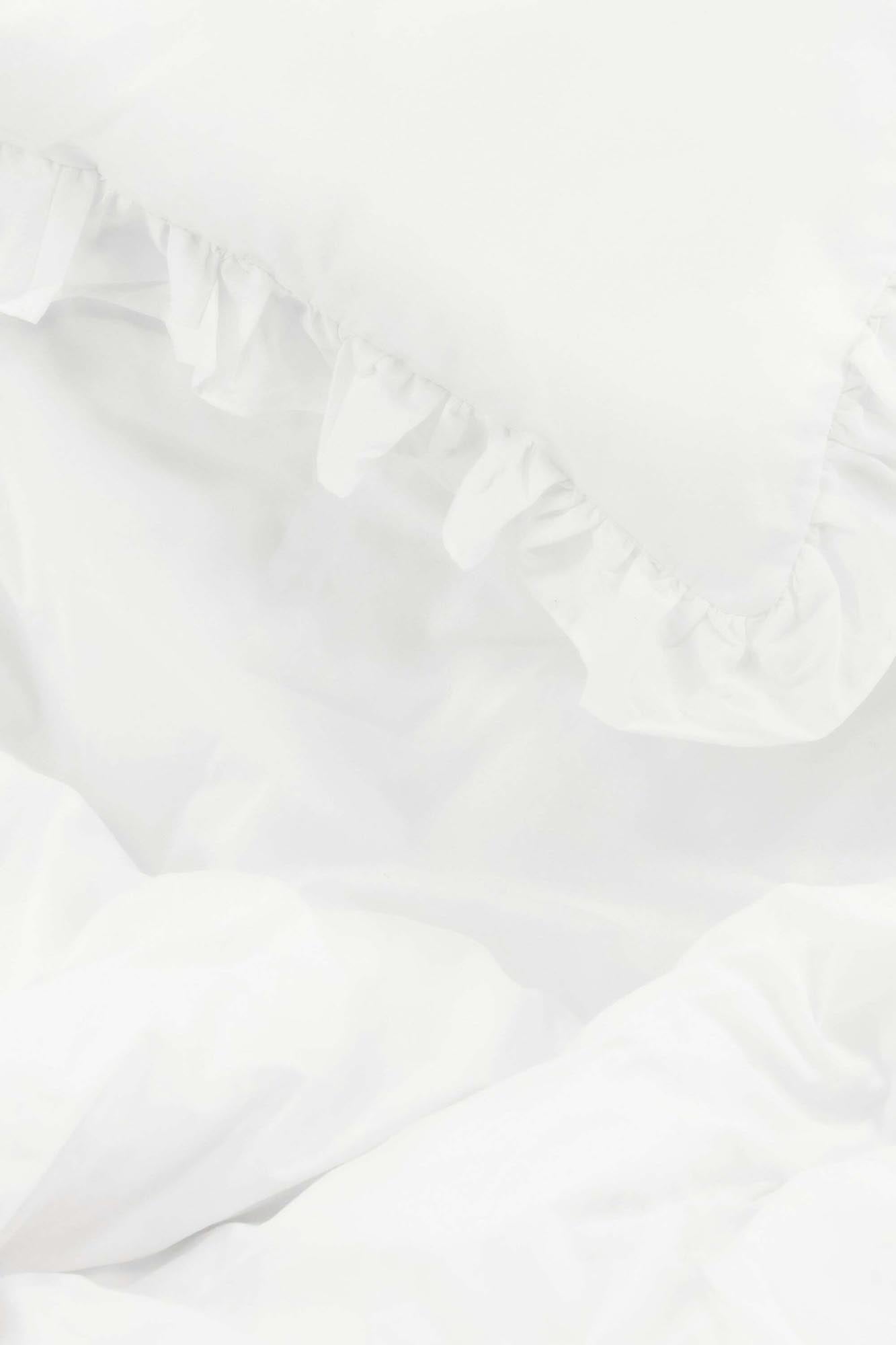 Levi Bettgarnitur in Weiss präsentiert im Onlineshop von KAQTU Design AG. Bettwäsche ist von Venture Home