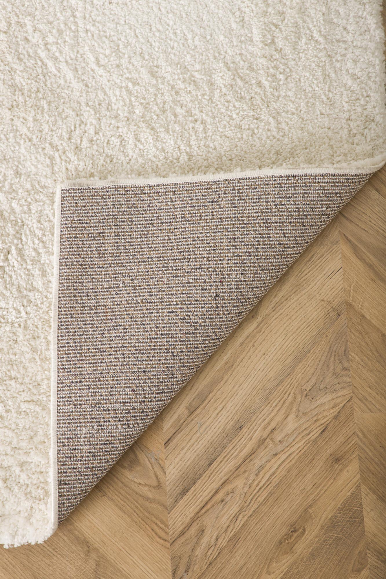 Walter Pluto Teppich Rechteckig in Weiss präsentiert im Onlineshop von KAQTU Design AG. Teppich ist von Venture Home