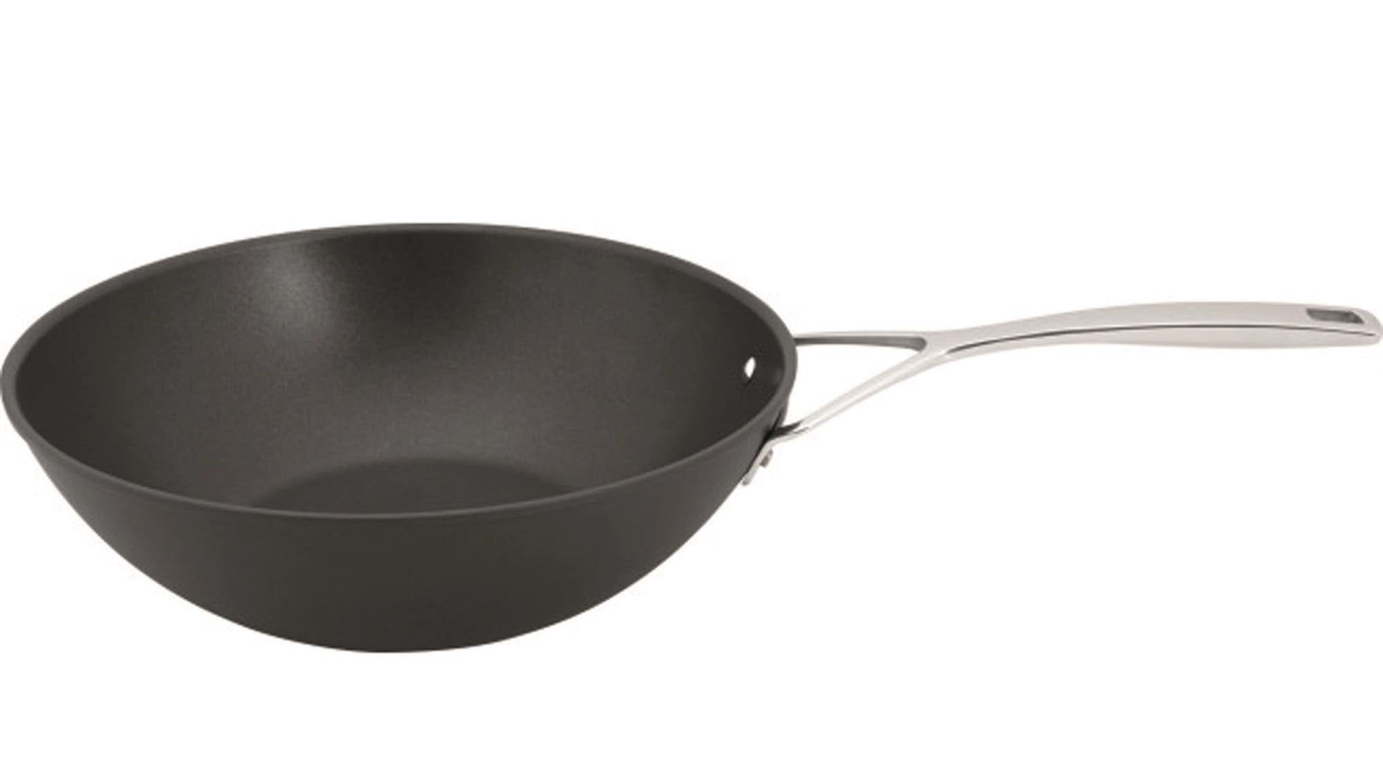 Der Alu Pro 5 Wok von Demeyere: 30 cm, antihaftbeschichtet, leicht, langlebig, ideal für gesundes Kochen und vielseitige Gerichte.