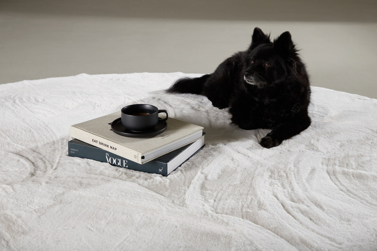 Nina Teppich rund in Weiss präsentiert im Onlineshop von KAQTU Design AG. Teppich ist von Venture Home