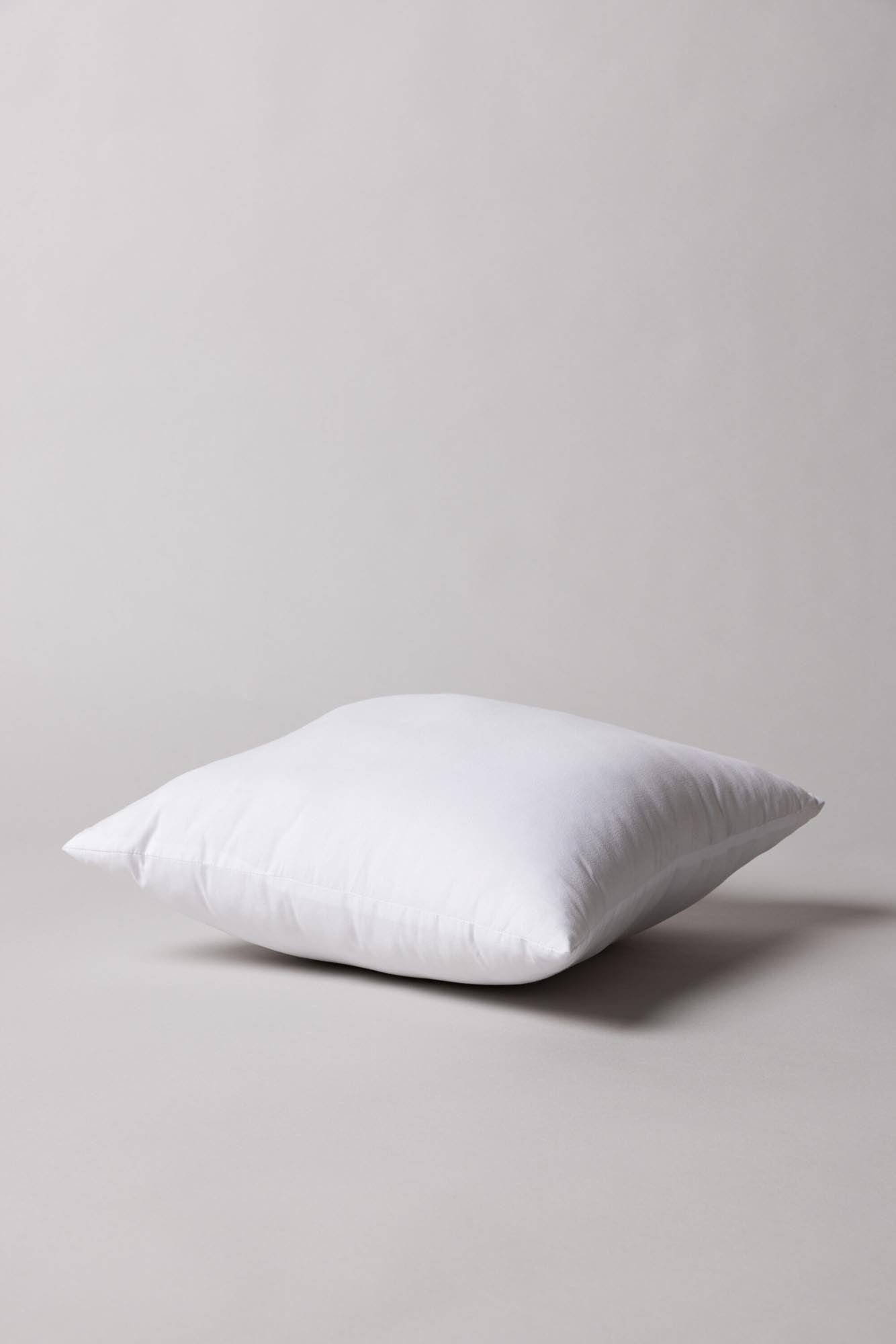 Ines Innenkissen von Venture Home: Hochwertige Materialien, ergonomisch für gesunden Schlaf. Ideal für Komfort und stilvolle Akzente in Ihrem Zuhause.