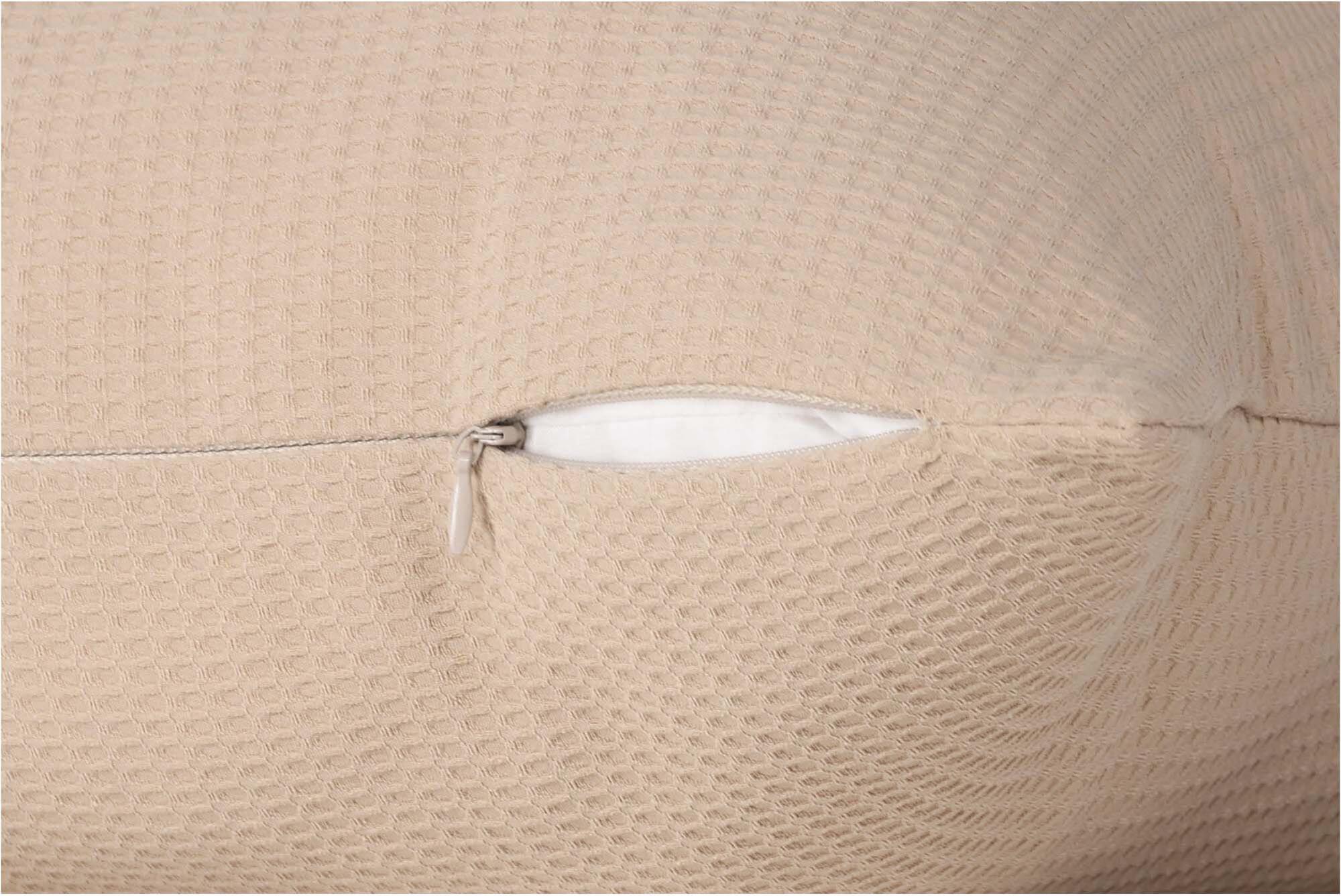 Celine Kissenbezug von Venture Home: Stilvoller Waffelstoff in Beige, langlebig und pflegeleicht. Ideal für ein harmonisches Wohnambiente.