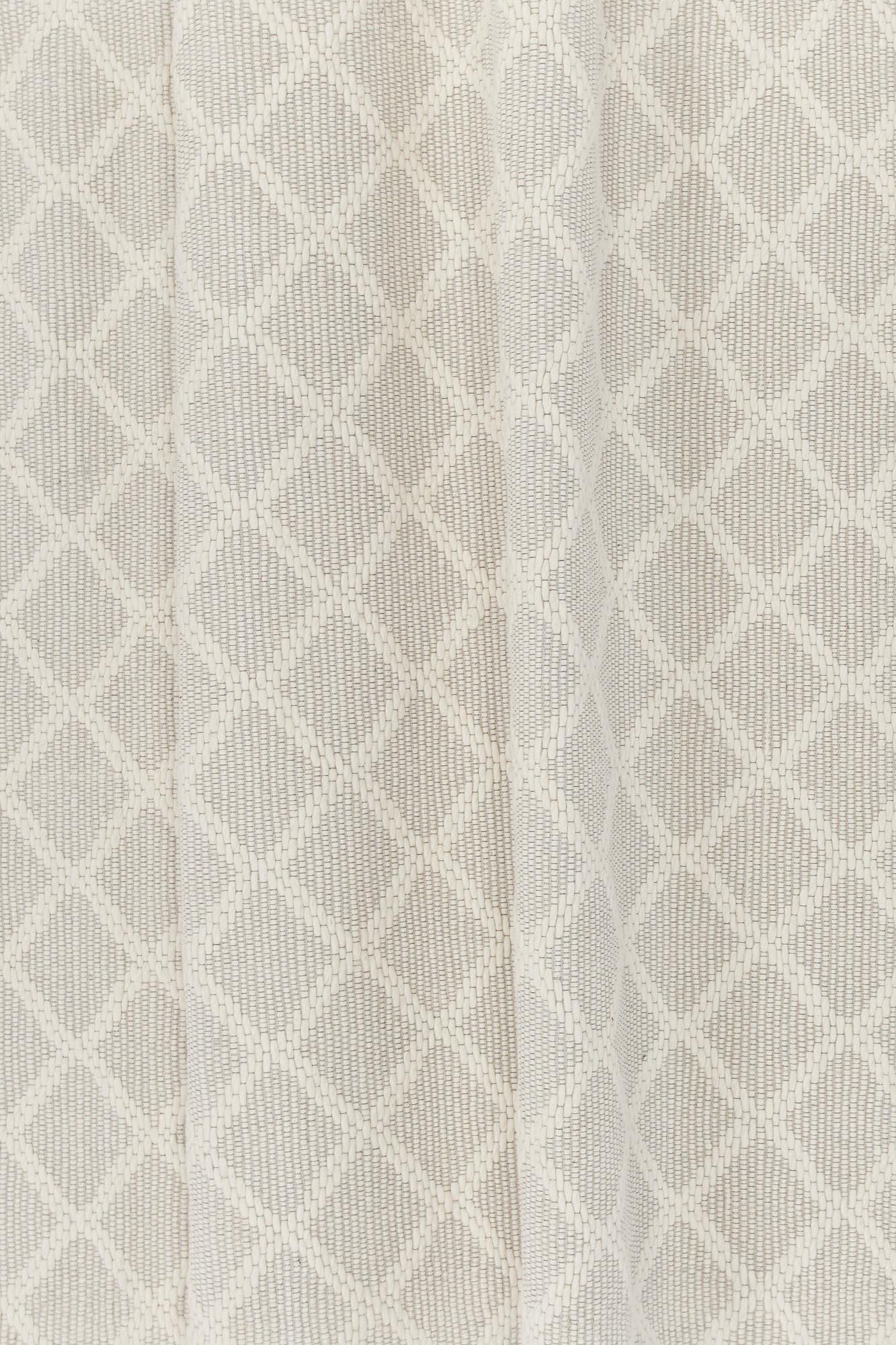 Cloudy Teppich: Eleganz und Komfort in sanften Beigetönen für Ihr Zuhause.