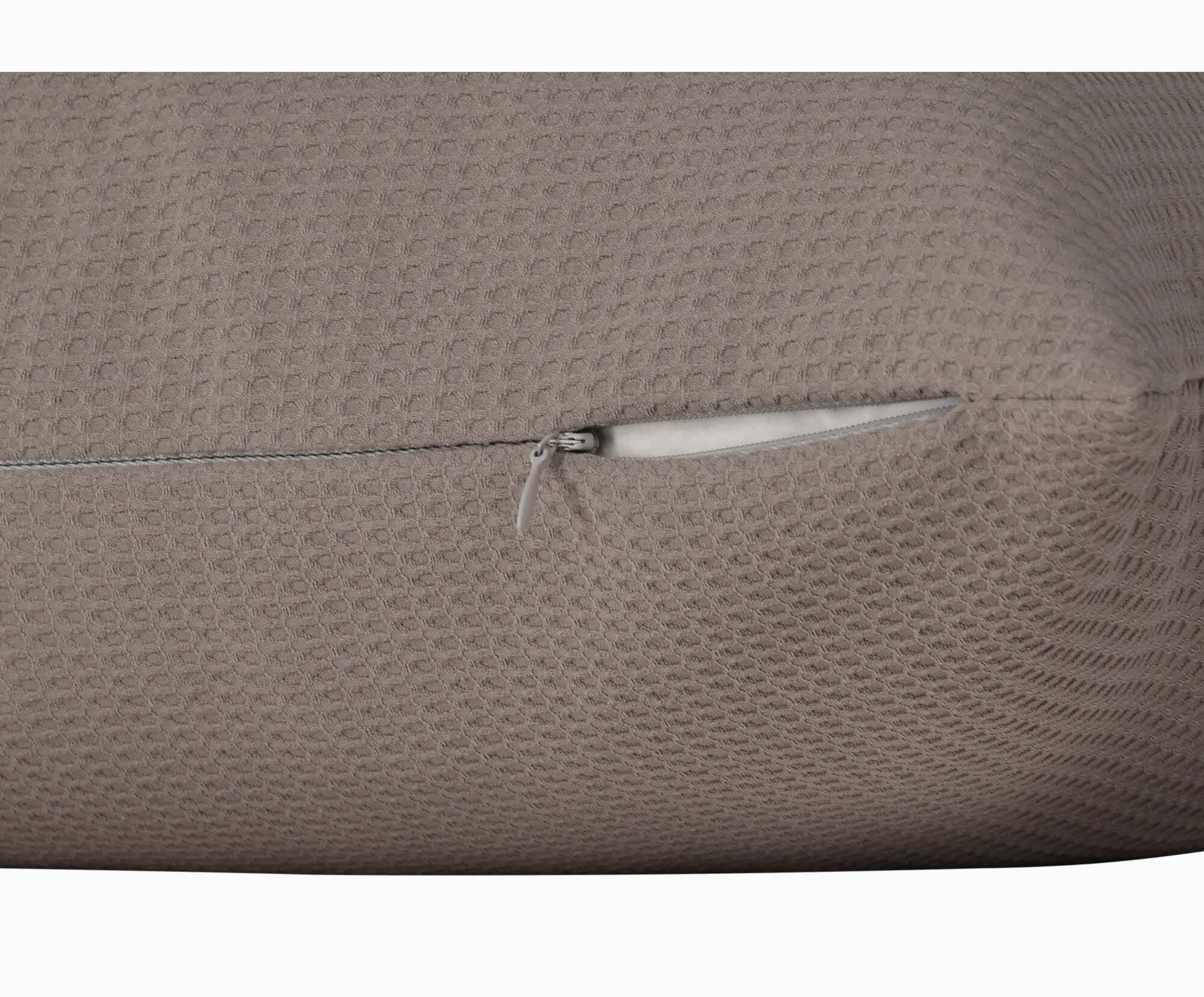 Celine Kissenbezug: Luxuriöse Textur für zeitlose Wohnkultur.