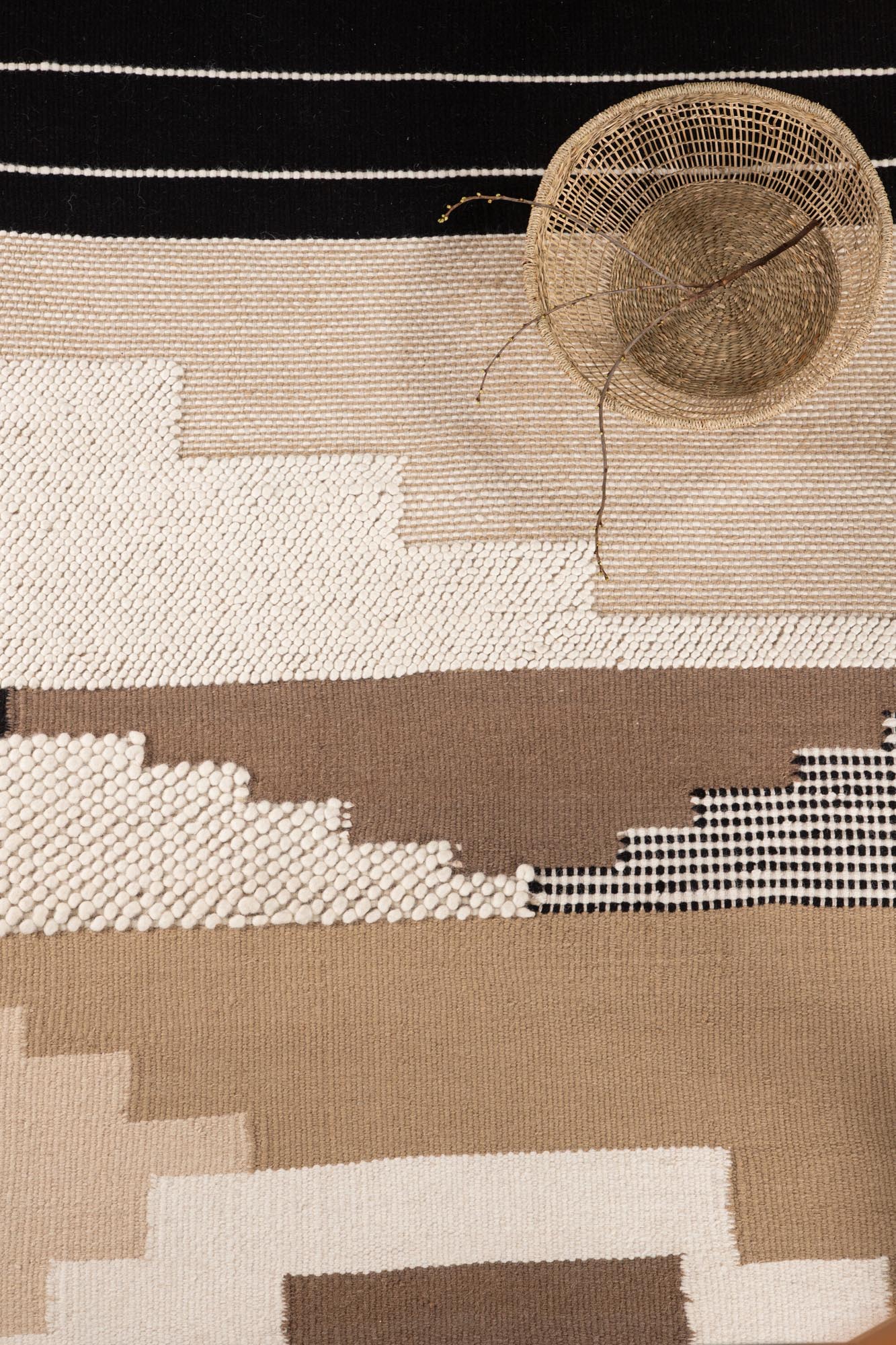 Aston Teppich von Venture Home: Stilvoller Wolle-Teppich für Wärme und Charakter in jedem Raum.