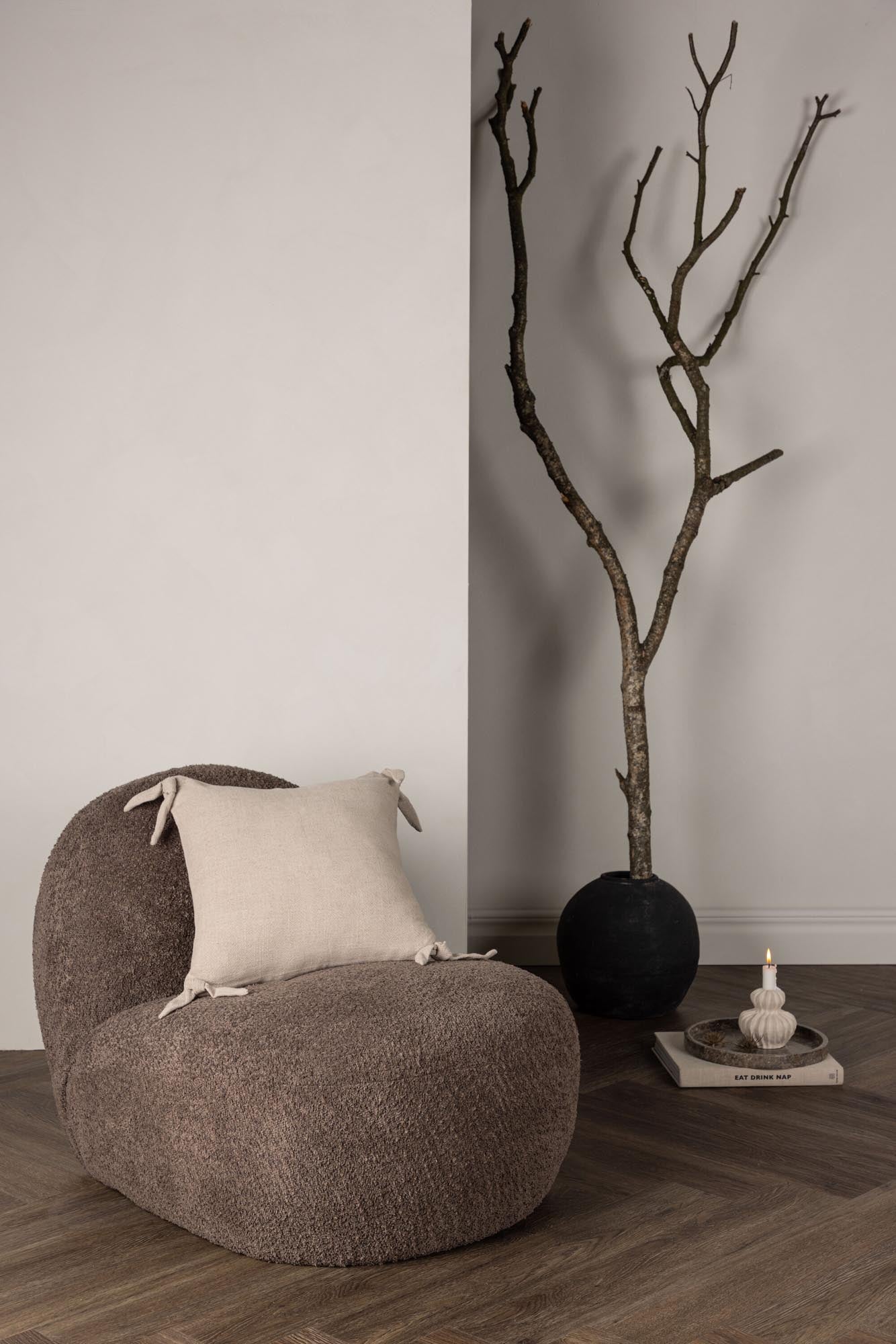 Nora Kissenbezug von Venture Home: Hochwertige Viskose-Leinen-Mischung, verspielte Details und warmer Beigeton. Ideal für stilvolle Akzente in jedem Raum.