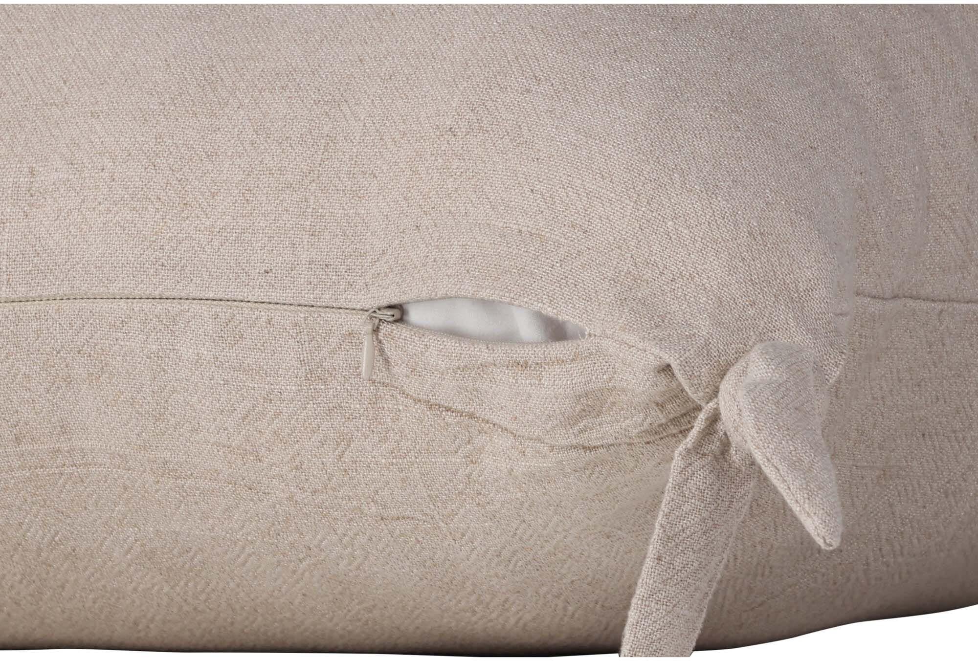 Nora Kissenbezug von Venture Home: Hochwertige Viskose-Leinen-Mischung, charmante Details und vielseitig einsetzbar für elegantes Wohnen.