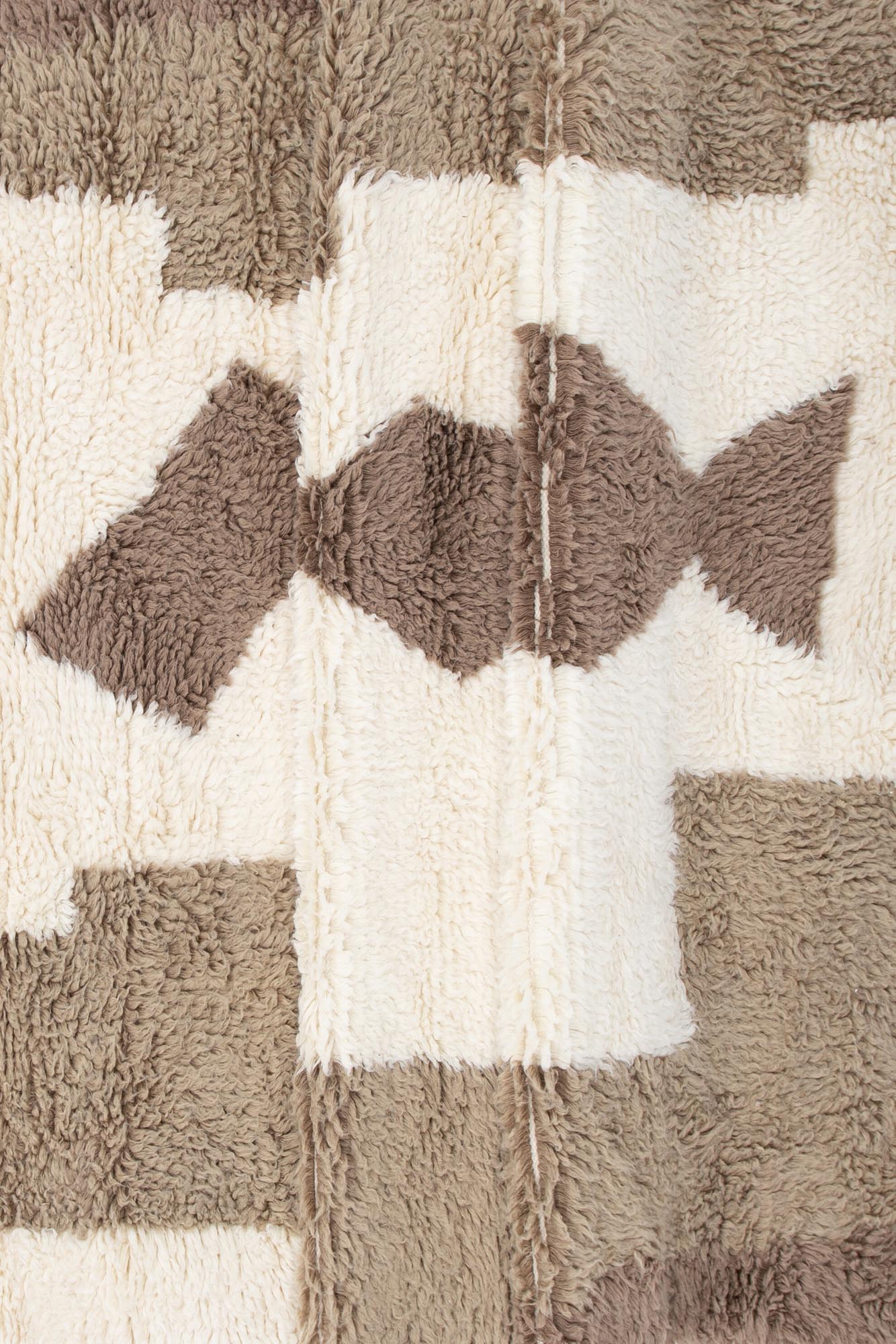 Nestor Teppich von Venture Home: Hochwertiger Wollteppich für Wärme, Komfort und stilvolles Design in jedem Raum.