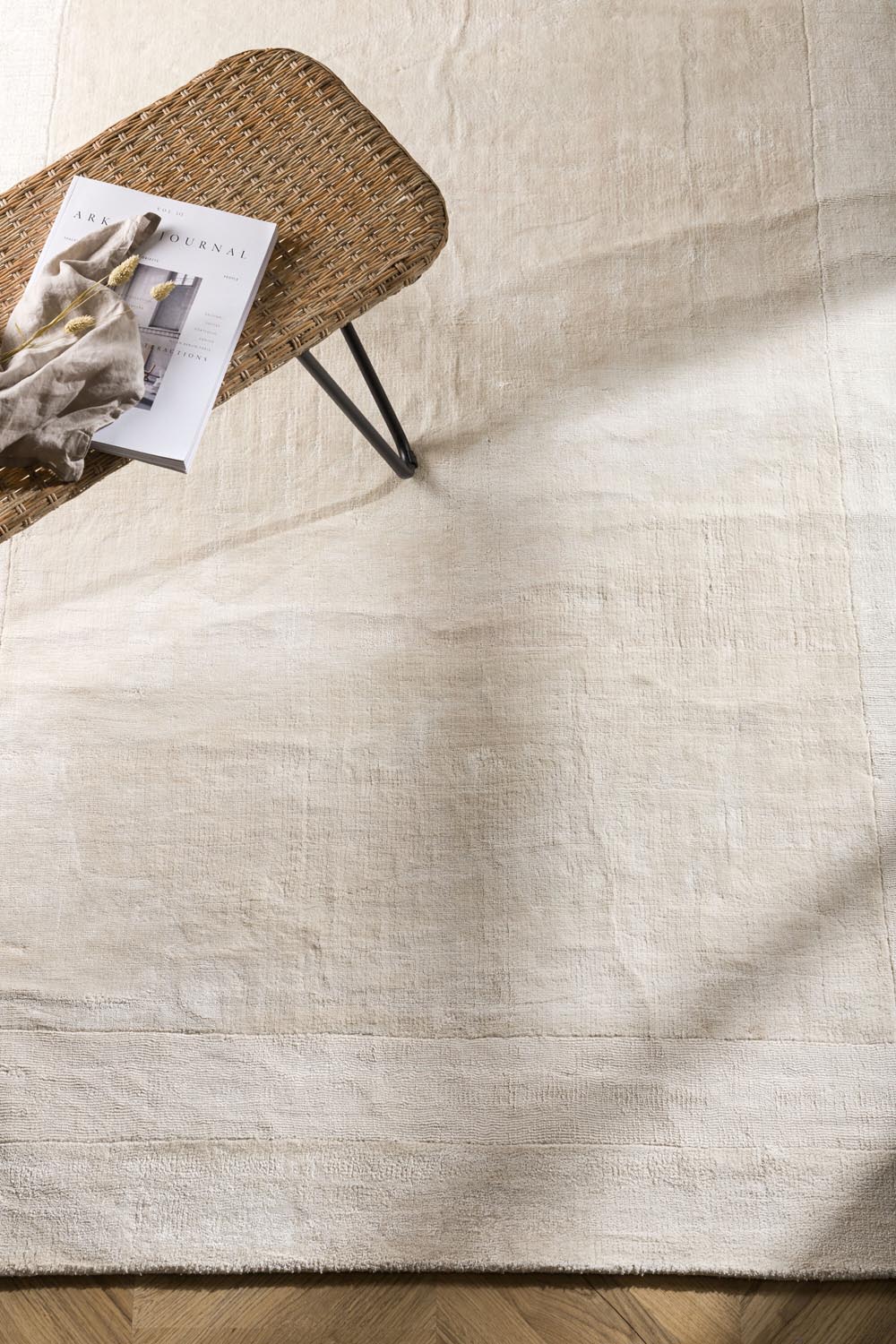 Boston Teppich in Weiss präsentiert im Onlineshop von KAQTU Design AG. Teppich ist von Venture Home