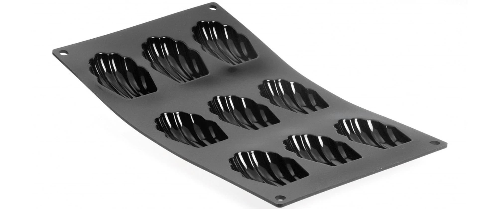 Die Moul Flex Backform von de Buyer: Perfekt für 9 Madeleines, aus flexiblem, langlebigem Silikon, hitzebeständig und spülmaschinenfest.