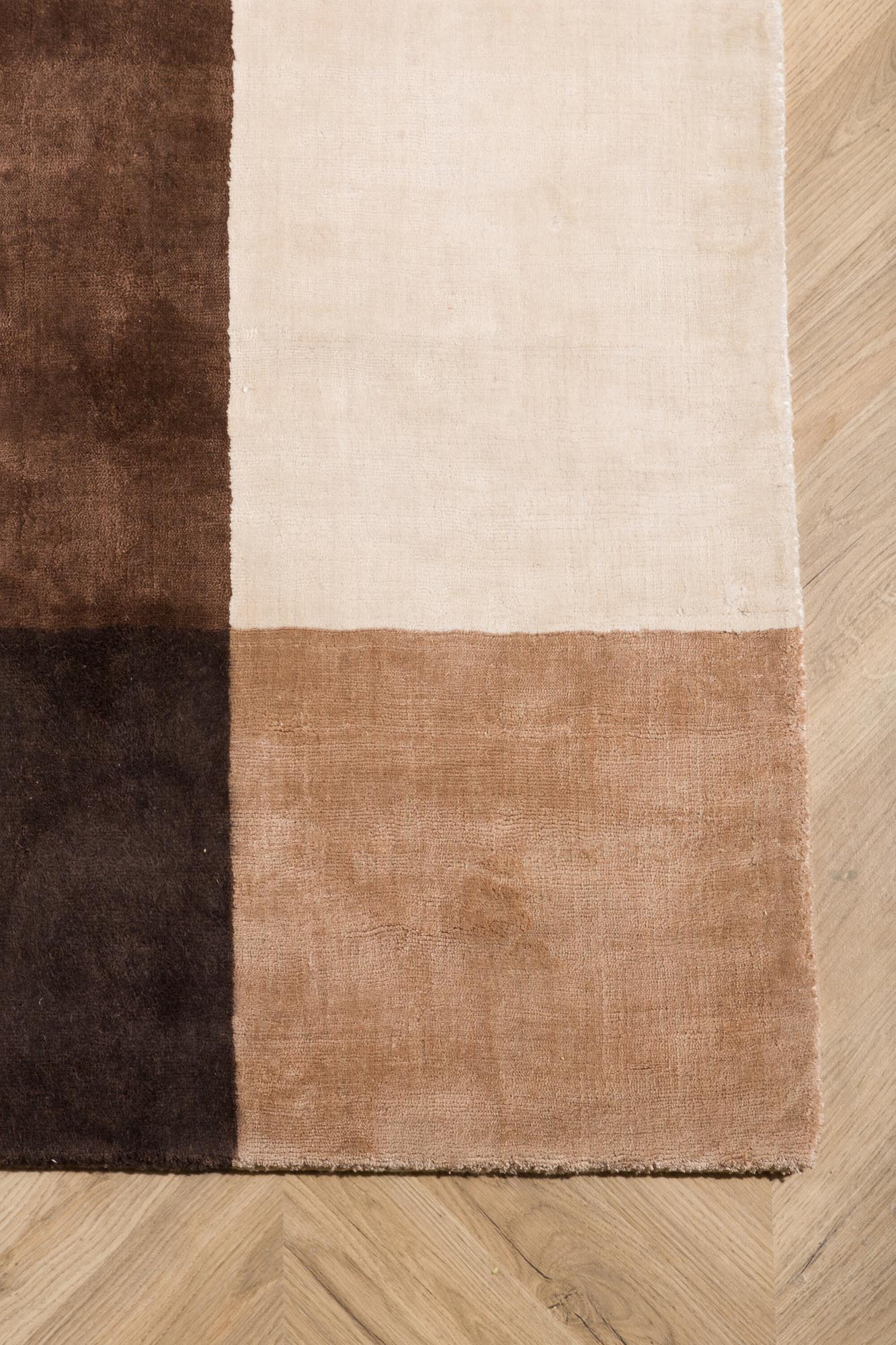 Arvid Teppich in Braun präsentiert im Onlineshop von KAQTU Design AG. Teppich ist von Venture Home