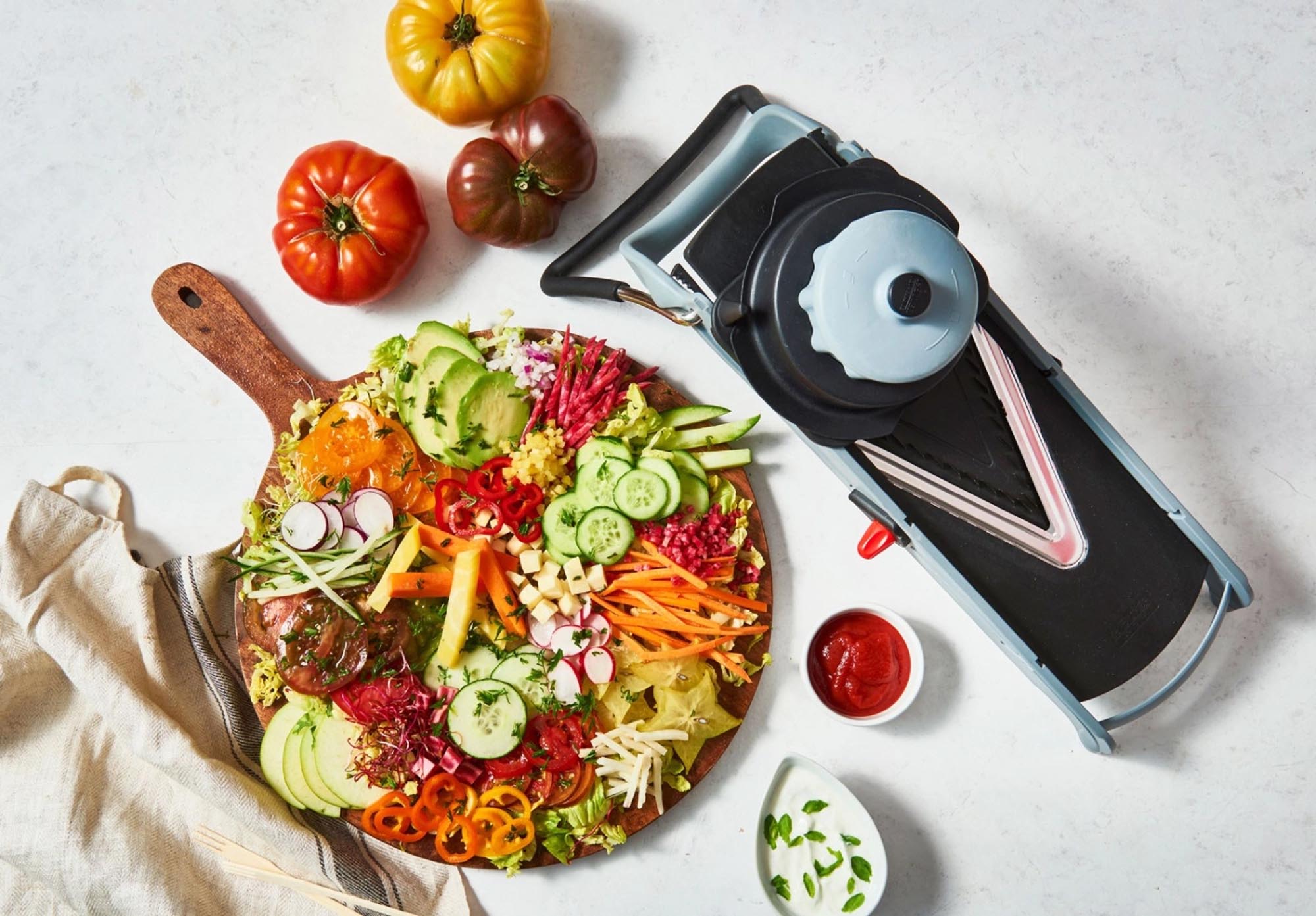 Mandoline Viper: Vielseitige Julienne-Schnitte in 4mm & 10mm.