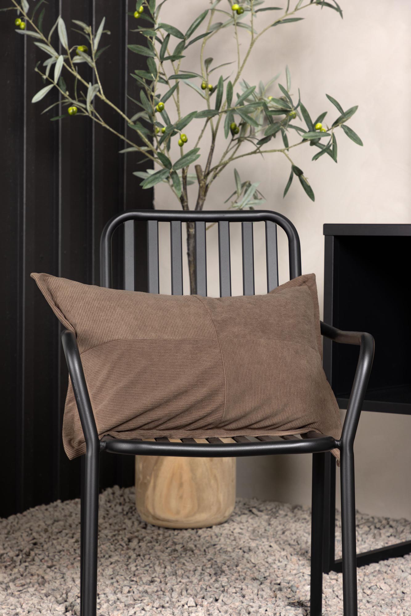 Eleganter Lykke Kissenbezug in Beige: Polygeprägter Samt, pflegeleicht, vielseitig kombinierbar für stilvolle Akzente.