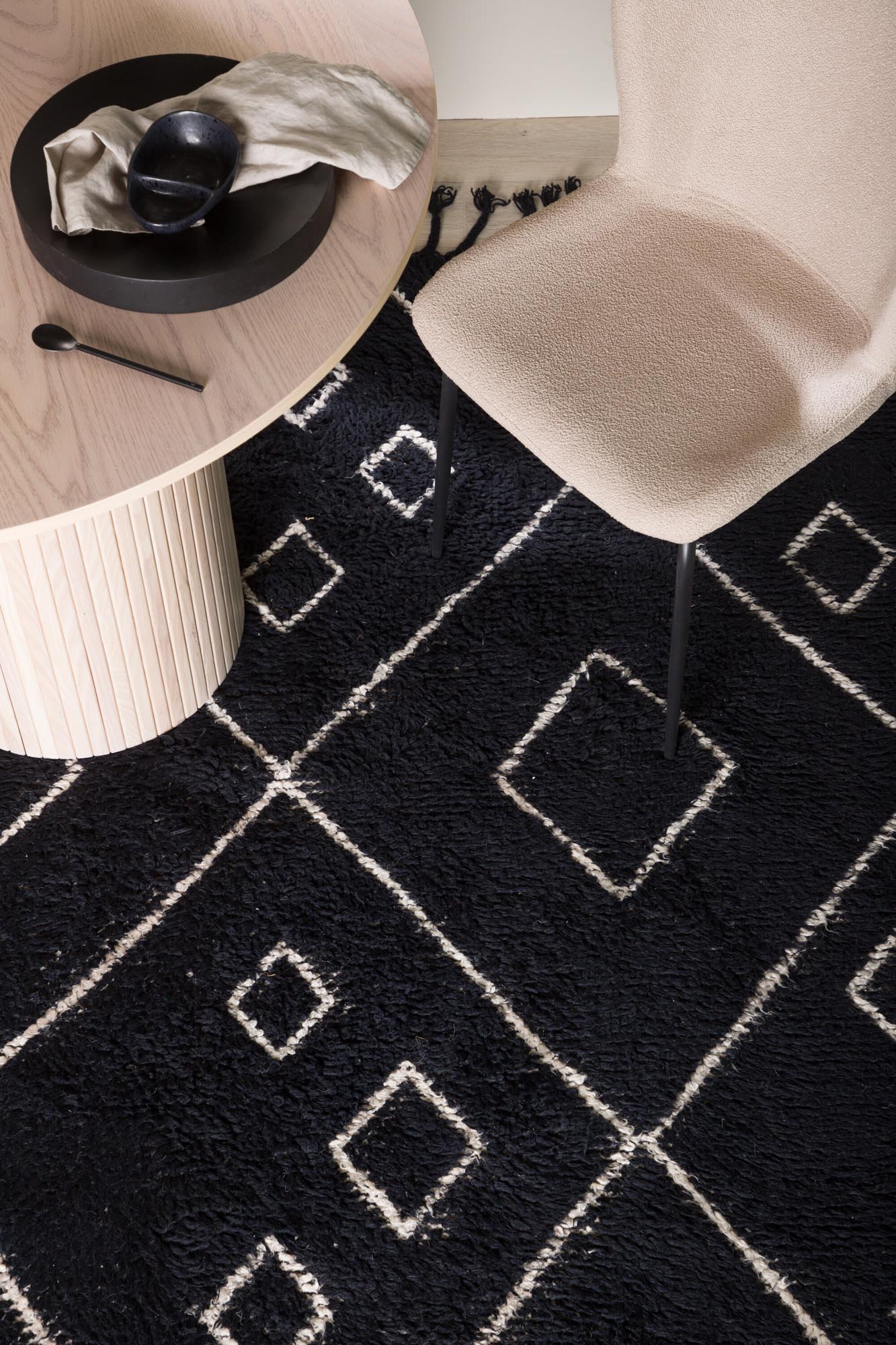 Stilvoller David Teppich von Venture Home in aschgrau und weiß. Hochwertige Wolle, großzügige 230x160 cm, pflegeleicht und schallabsorbierend.