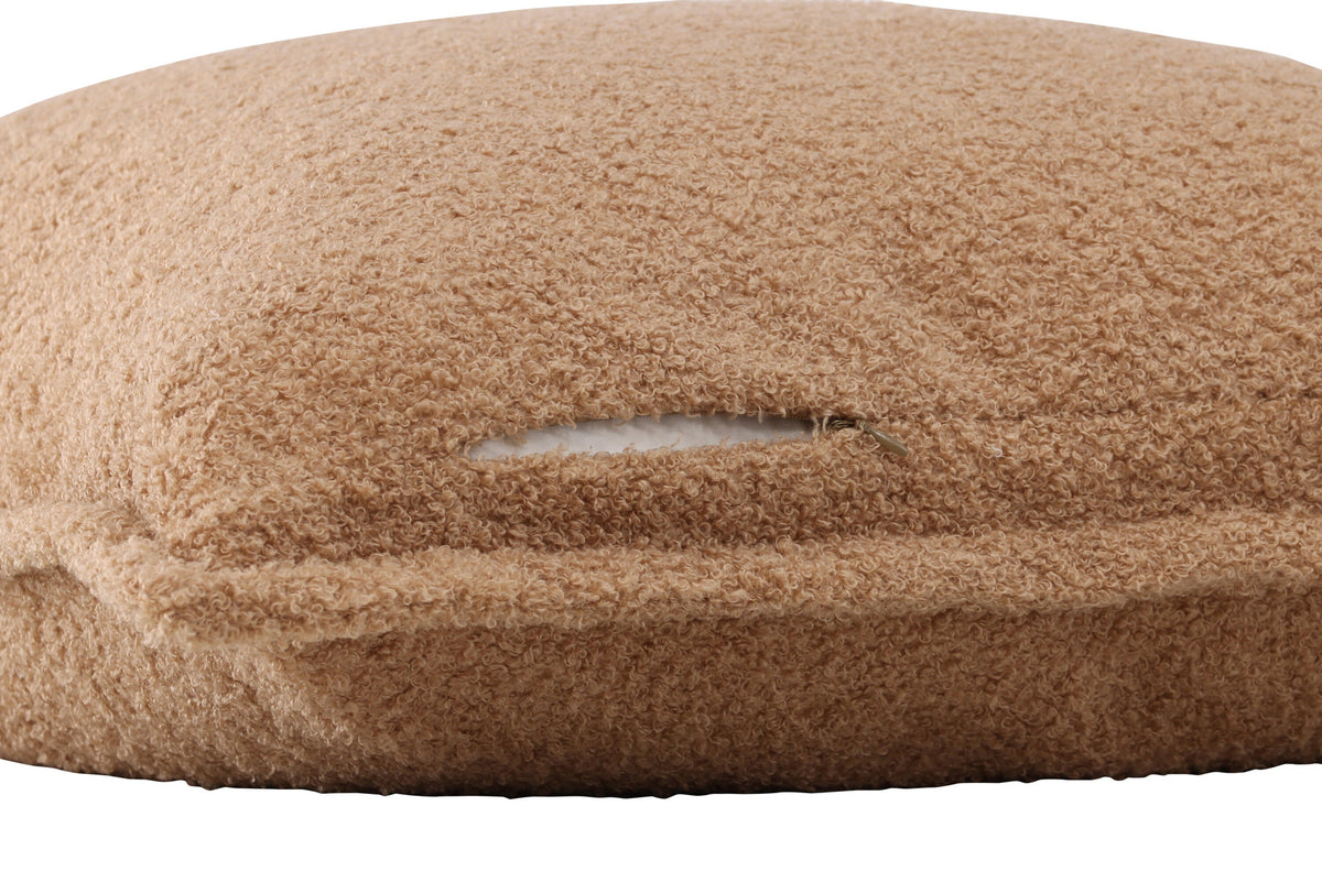 Tuva Kissenbezug in Beige präsentiert im Onlineshop von KAQTU Design AG. Deko Kissenbezug ist von Venture Home