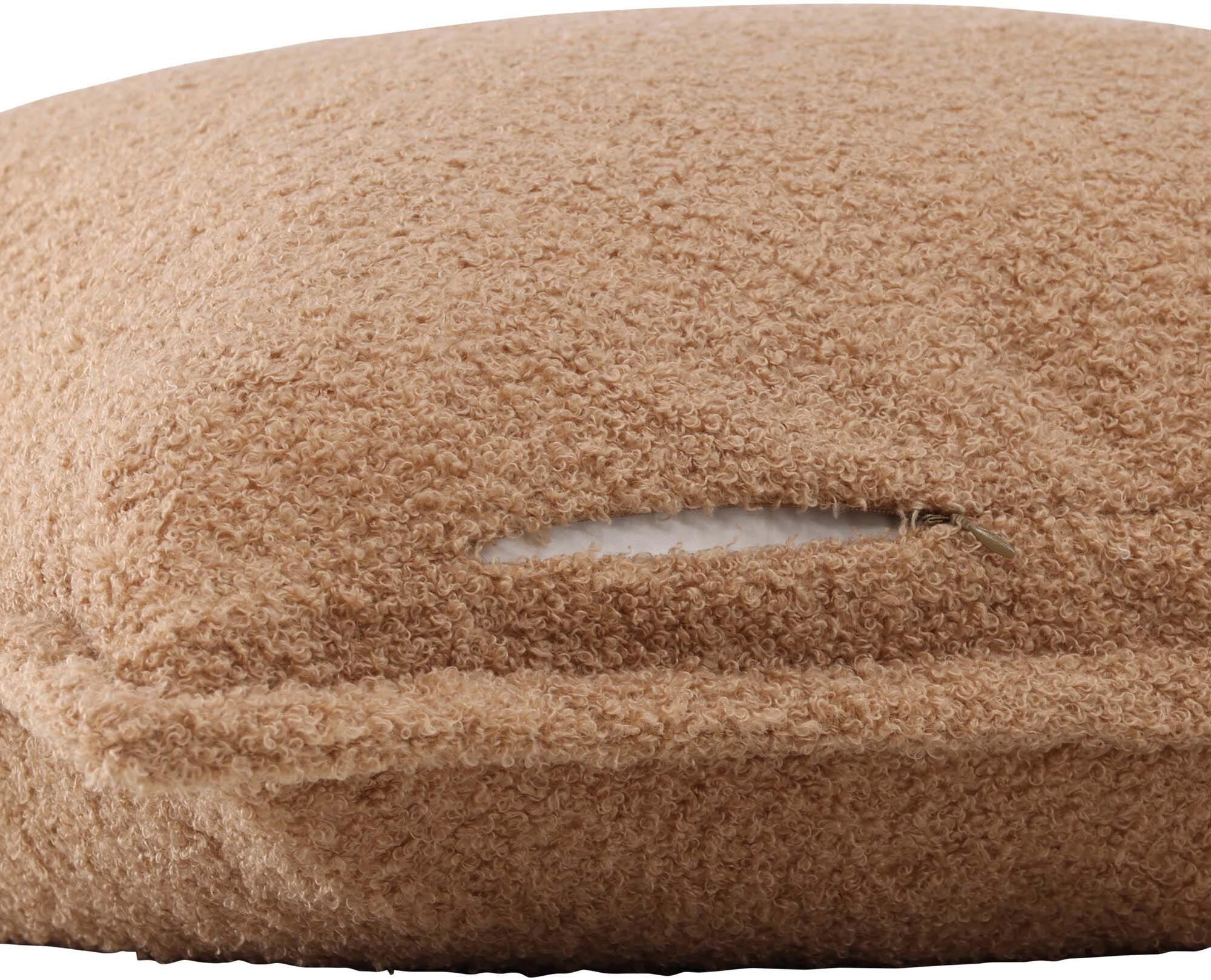 Tuva Kissenbezug: Eleganz und Komfort für moderne Wohnwelten.