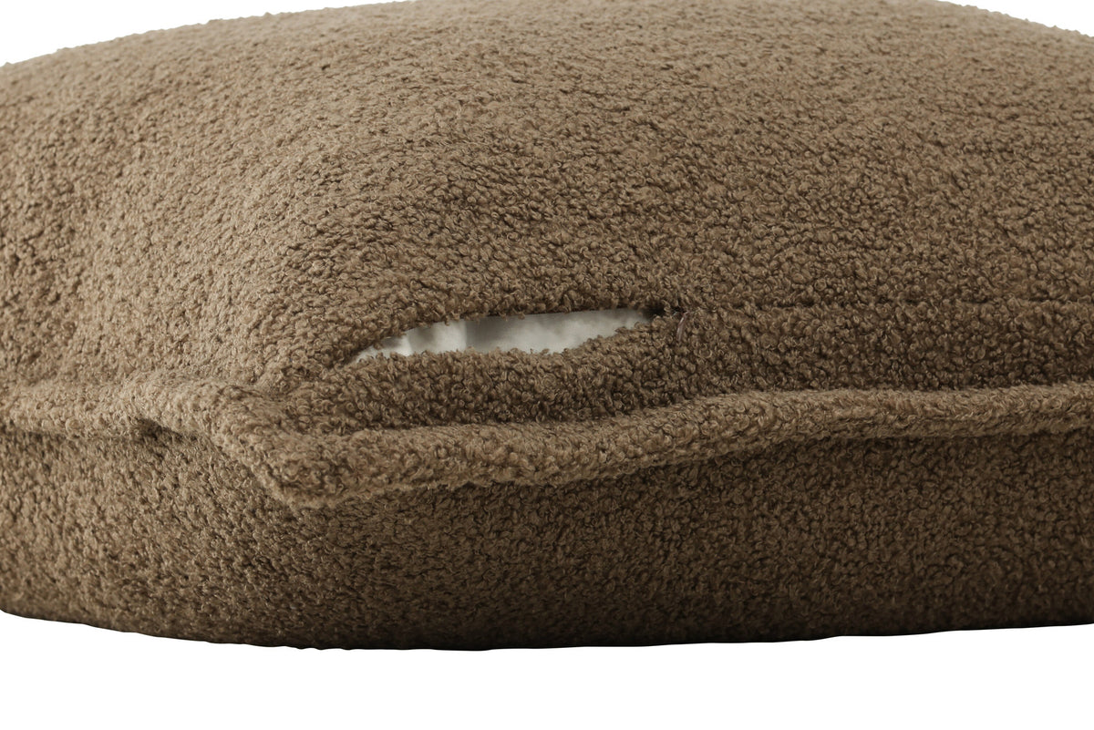 Tuva Kissenbezug in Braun präsentiert im Onlineshop von KAQTU Design AG. Deko Kissenbezug ist von Venture Home