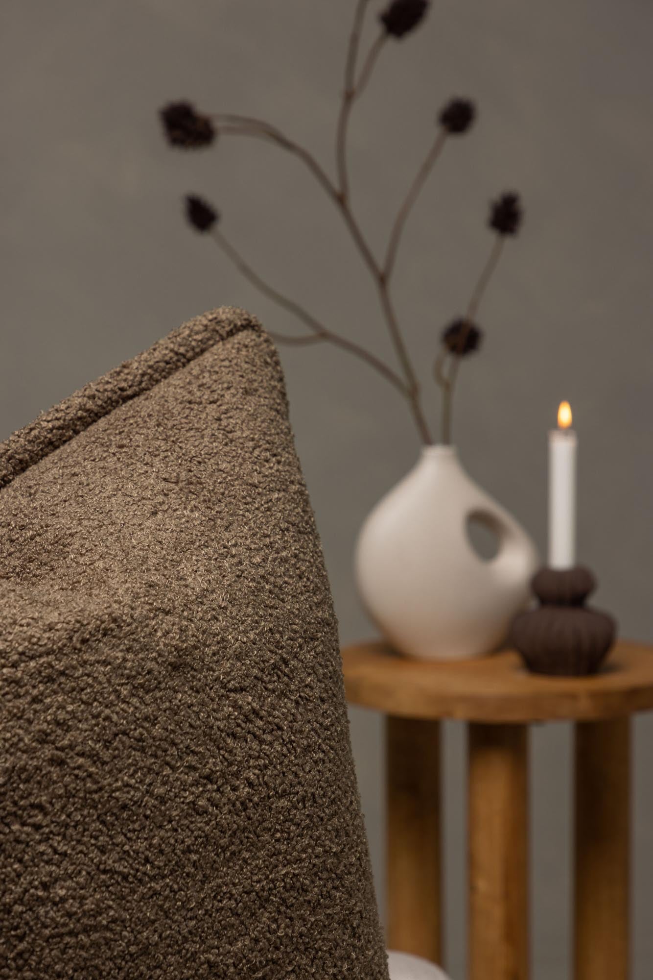 Tuva Kissenbezug von Venture Home: Hochwertiger Polyesterbezug mit elegantem Teddy-Feeling für stilvolle Akzente in jedem Raum.