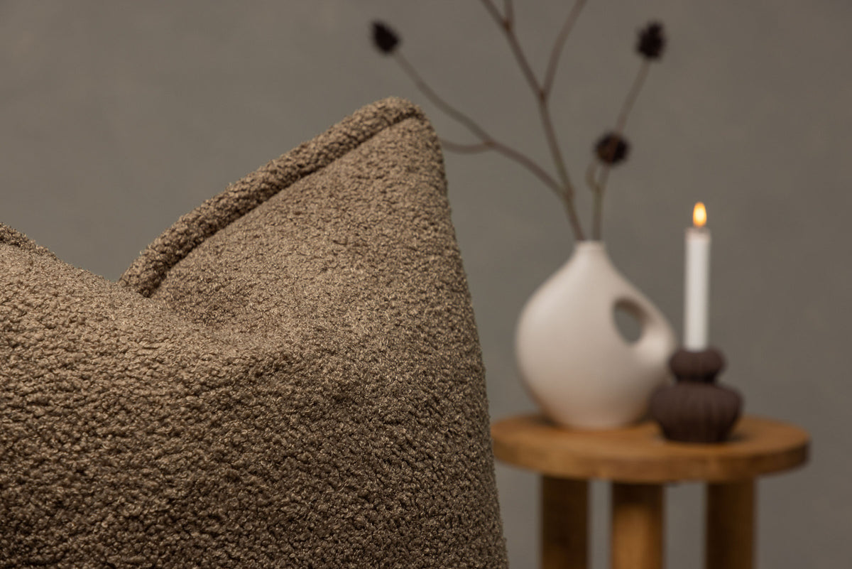 Tuva Kissenbezug in Braun präsentiert im Onlineshop von KAQTU Design AG. Deko Kissenbezug ist von Venture Home