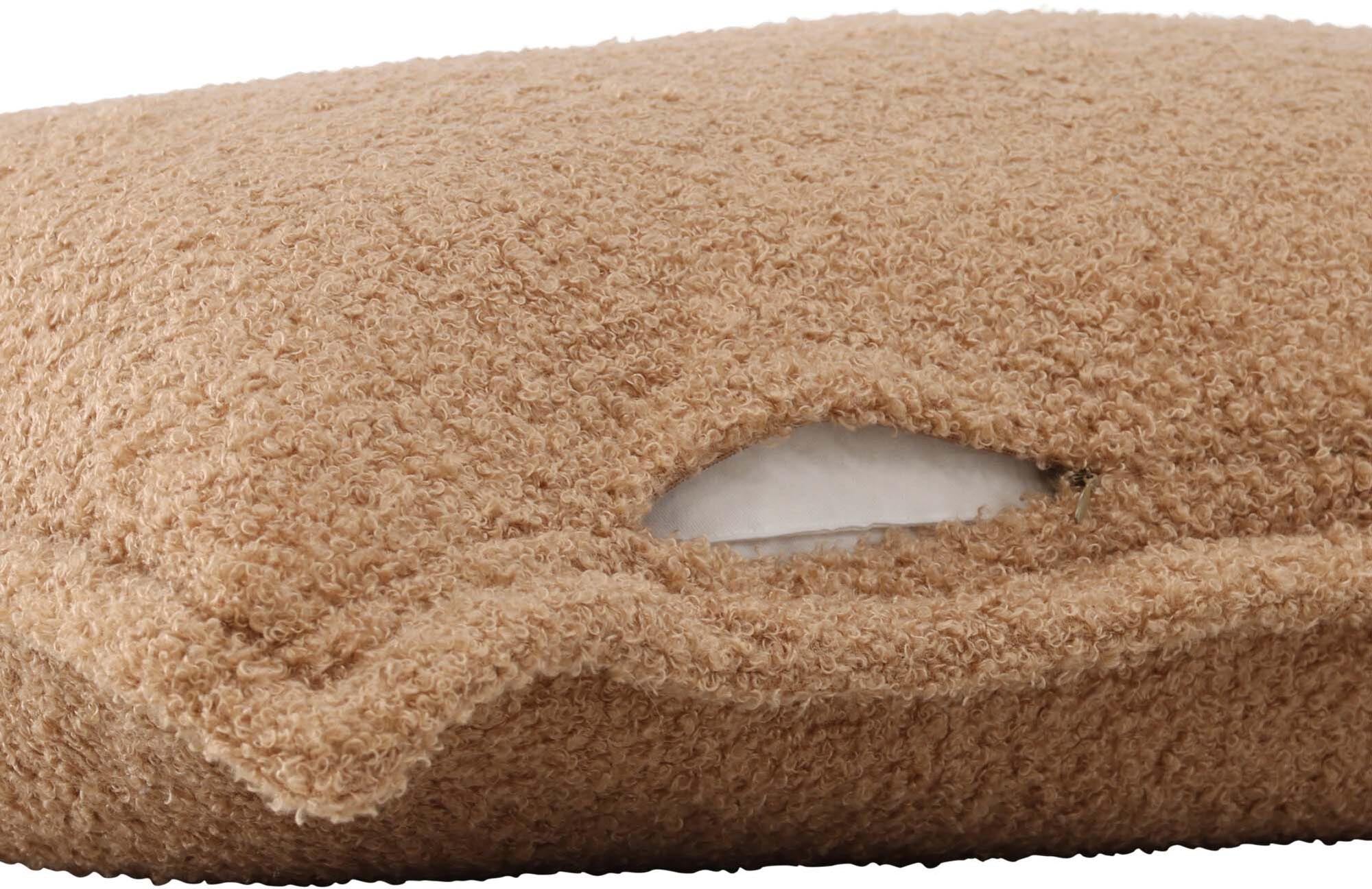 Der Tuva Kissenbezug von Venture Home kombiniert stilvolles Design mit hochwertigem Polyester für maximalen Komfort und Pflegeleichtigkeit.