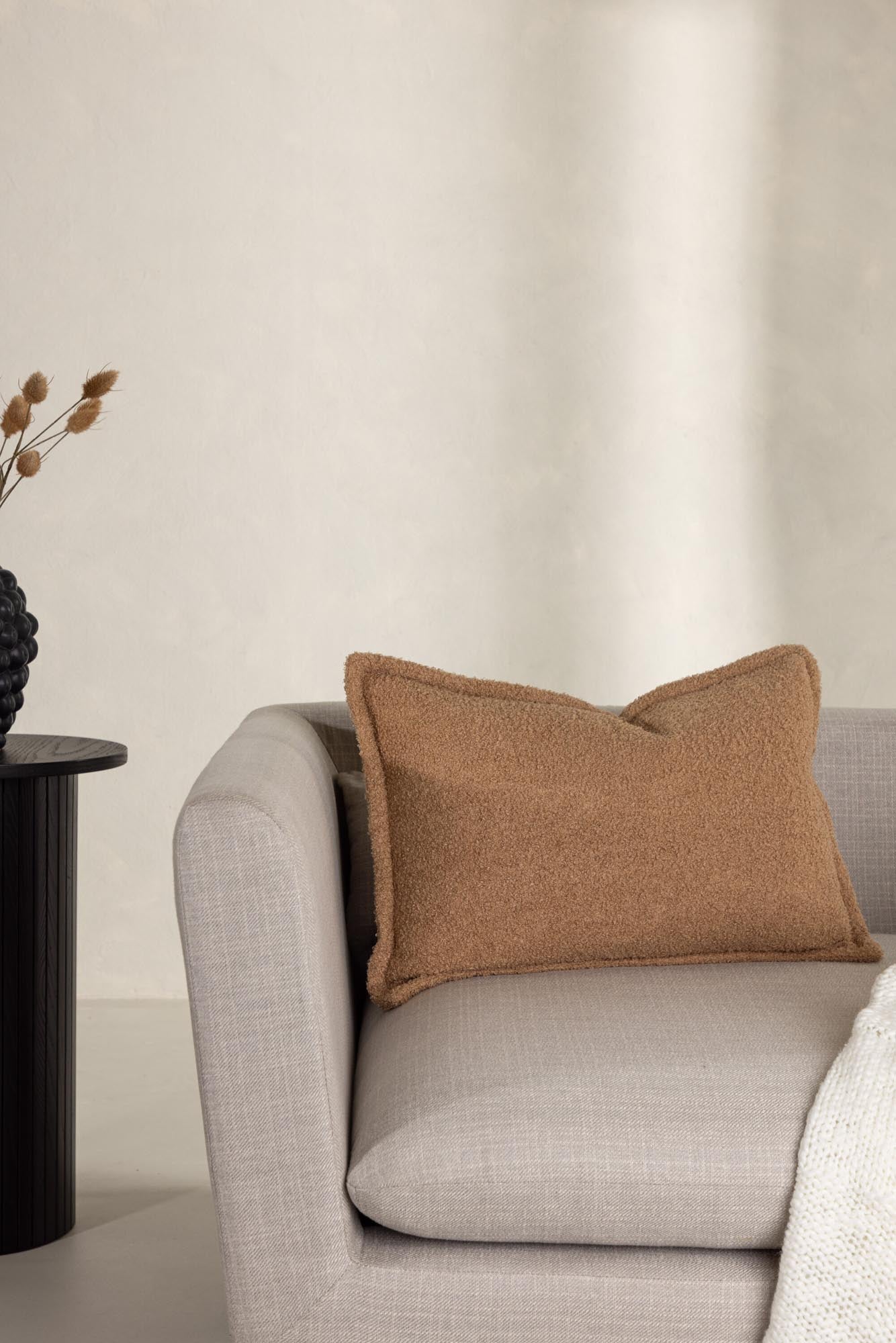 Der Tuva Kissenbezug von Venture Home vereint Eleganz und Komfort. Hochwertiges Polyester, vielseitige Farben und Größen für jeden Einrichtungsstil.