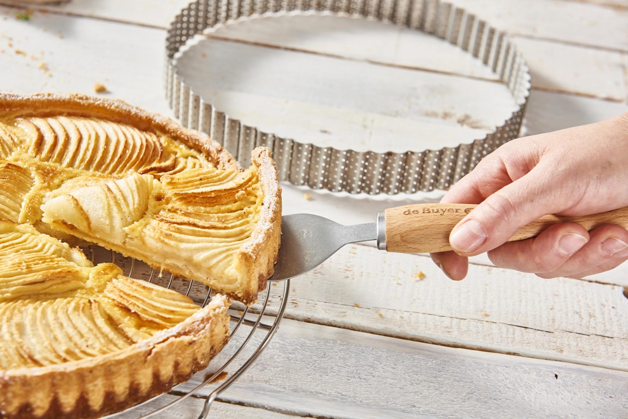 4er Set HOMEBAKING Tarteformen von de Buyer, Ø28cm und Ø24cm, perfekt für Backen von Tartes und Quiches, langlebig und hochwertig.