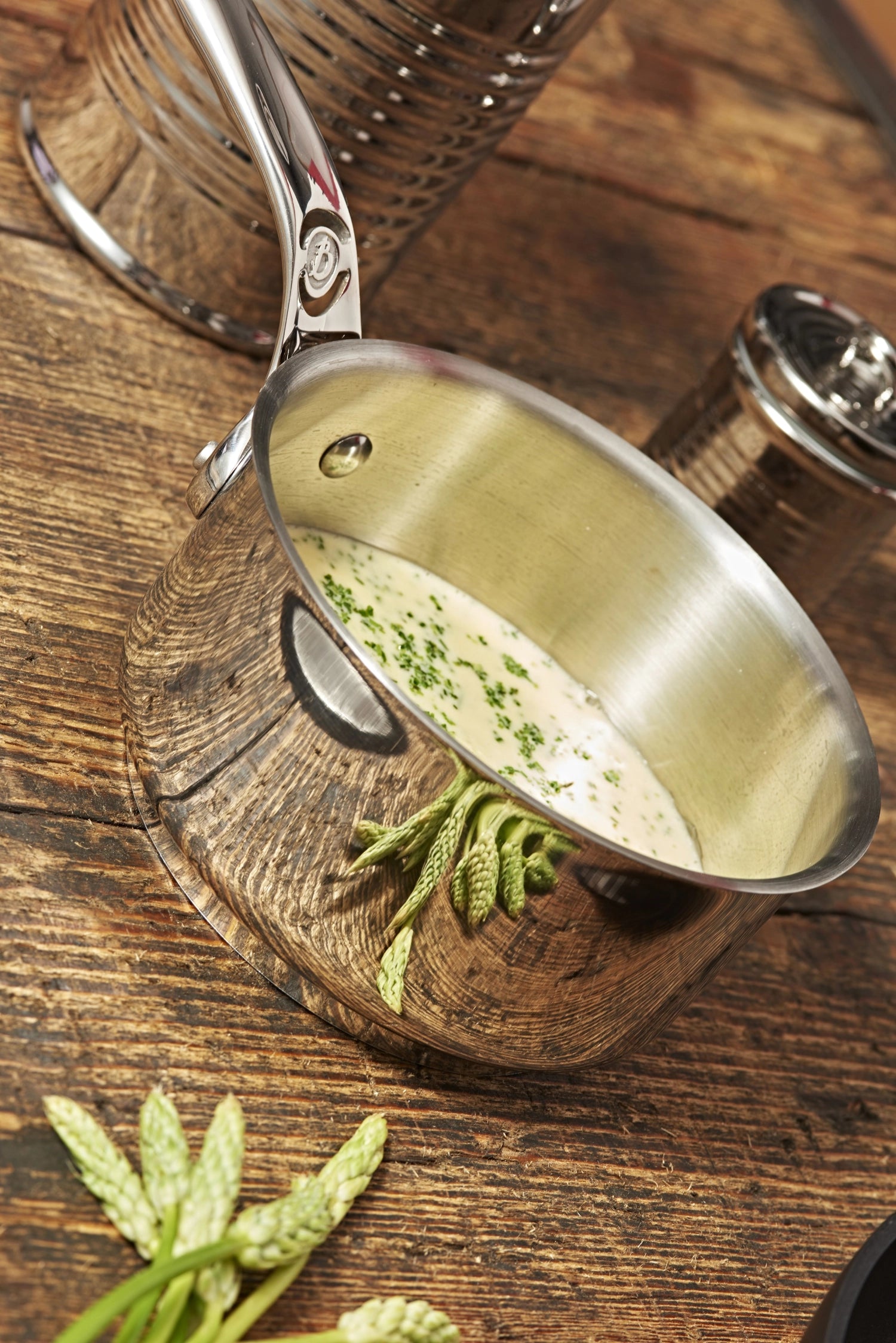 MILADY Stielkasserolle Ø 16cm von de Buyer, induktionsgeeignet, elegantes Design, ideal für präzises Kochen und Braten.