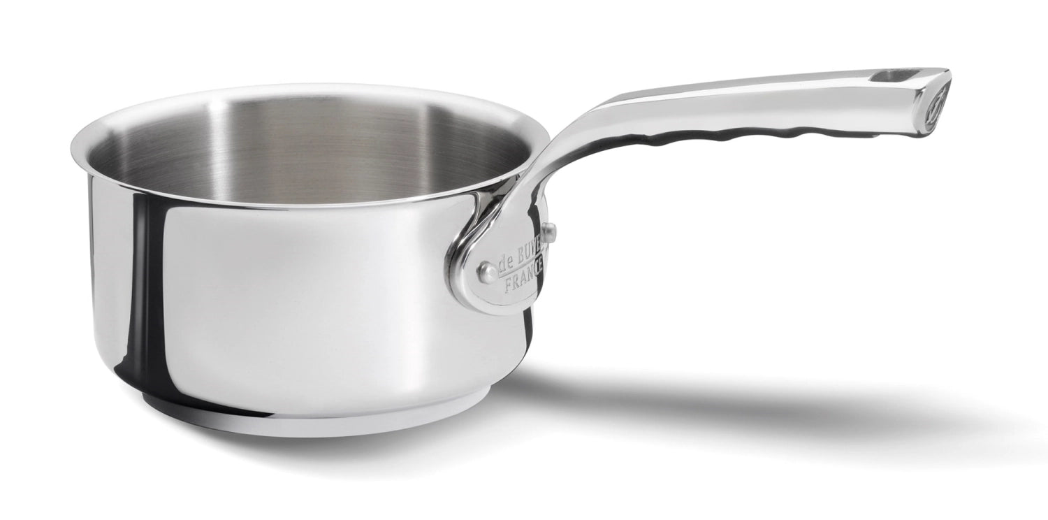 Entdecken Sie die MILADY Stielkasserolle Ø 18cm von de Buyer – ideal für Induktion, langlebig, spülmaschinengeeignet und perfekt für jede Küche.