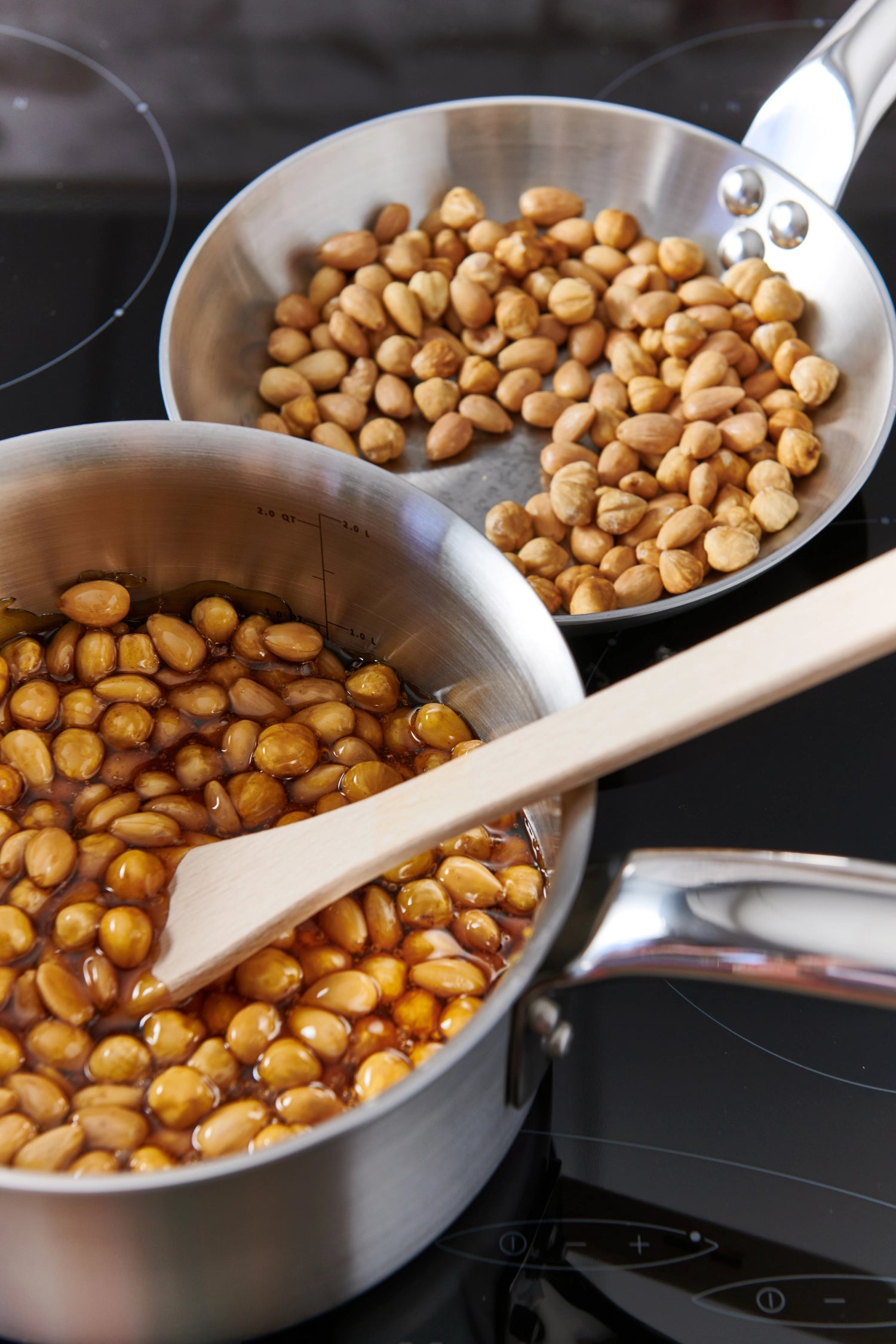 Entdecken Sie die Stielkasserolle Alchimy 18 cm von de Buyer – perfekt für kleine Gerichte, mit hochwertigem Edelstahl und praktischer Antihaftbeschichtung.