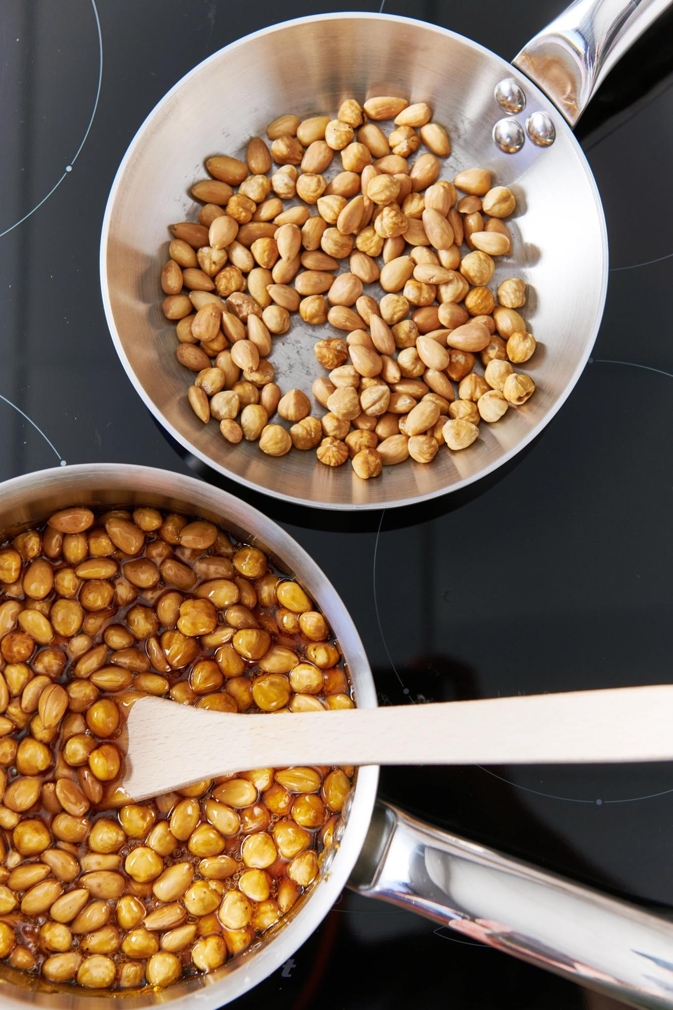 Entdecken Sie die vielseitige Bratpfanne ALCHIMY 32 CM von de Buyer – ideal für perfekte Garergebnisse und stilvolles Kochen in jeder Küche.