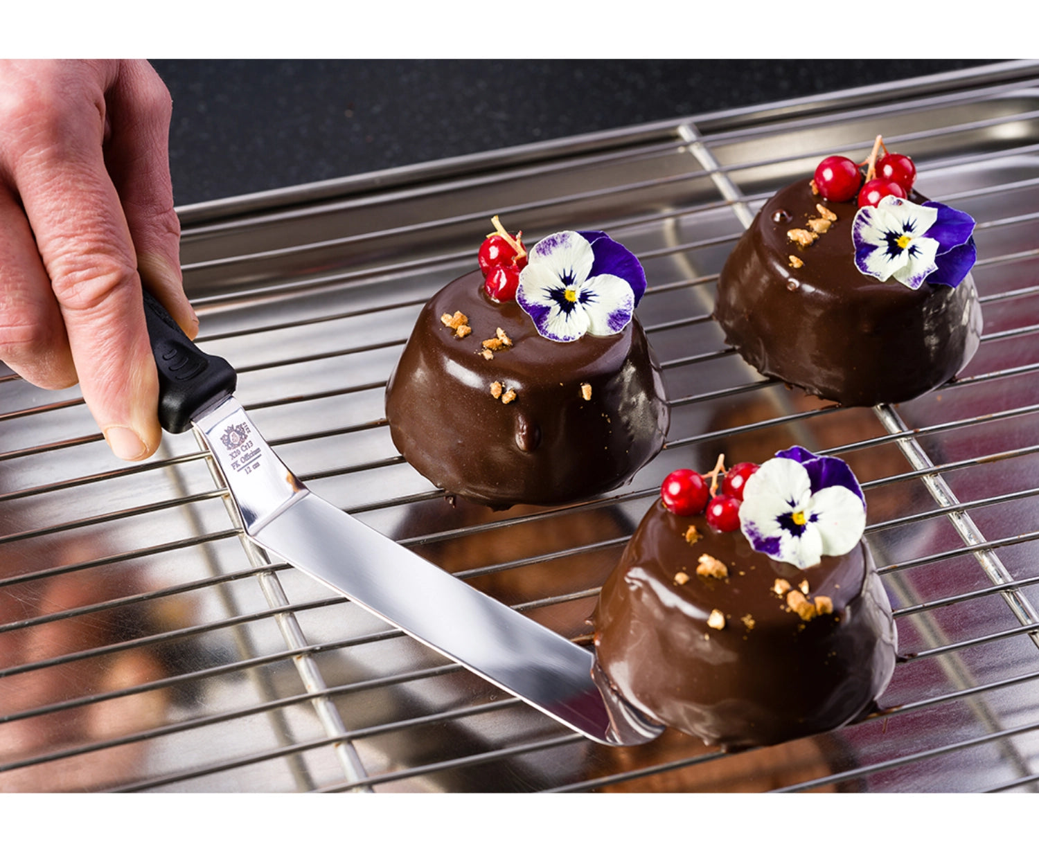 Spatule gâteau inclinée, lame de longueur: 15 cm