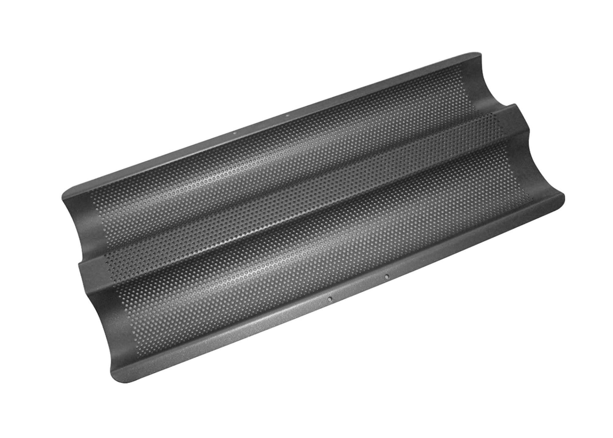 Gelochtes, gewelltes Backblech von de Buyer für 2 Baguettes, 37x16,2 cm. Perfekte Bräunung, knusprige Kruste, langlebiger Stahl.