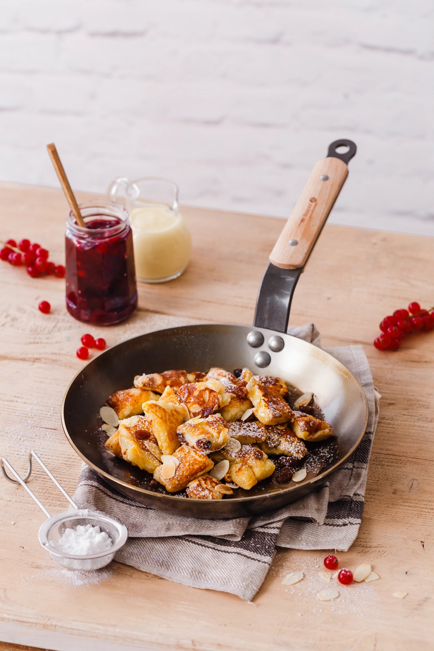 Runde Bratpfanne MINERAL B ELEMENT von de Buyer, 26 cm Durchmesser, ideal für gesundes Braten und Kochen, robust und langlebig.